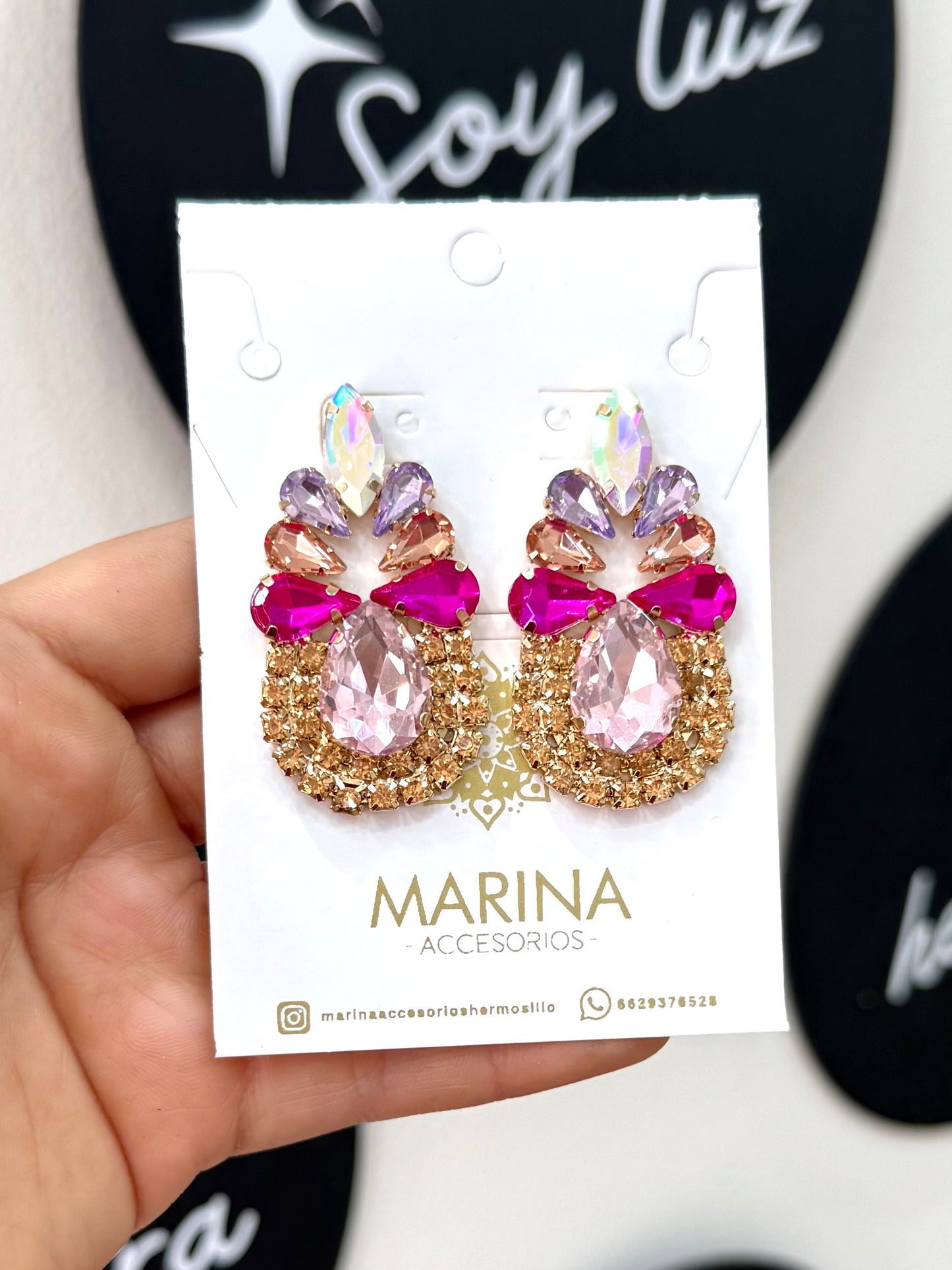 Arete de pedrería rosa