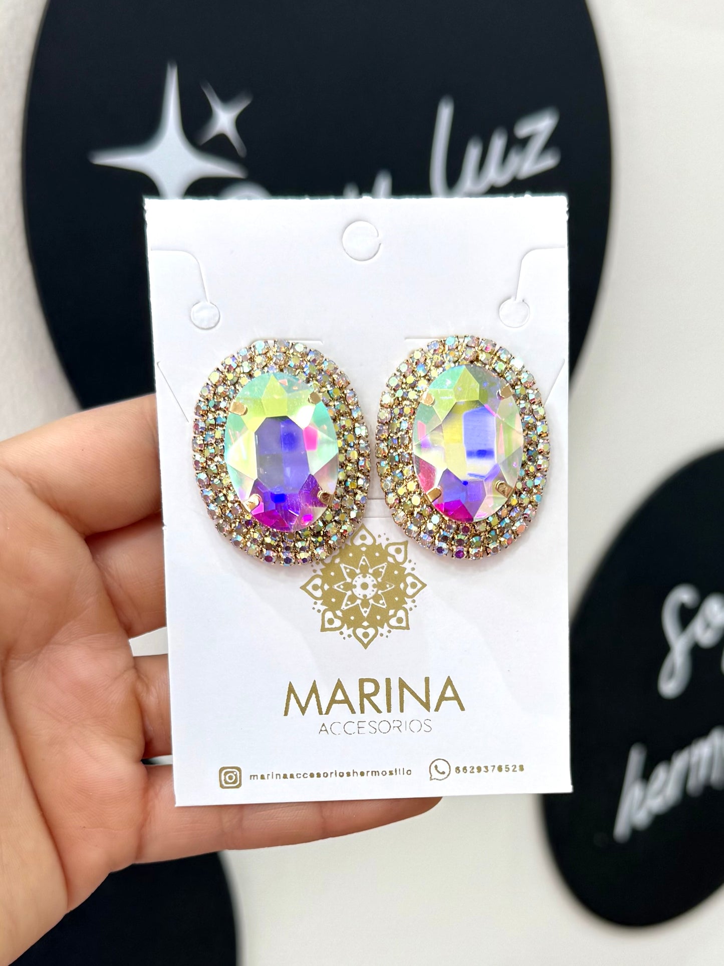Aretes de pedrería tornasol