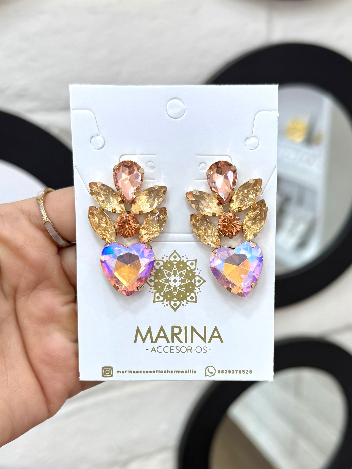Arete de pedrería rosa