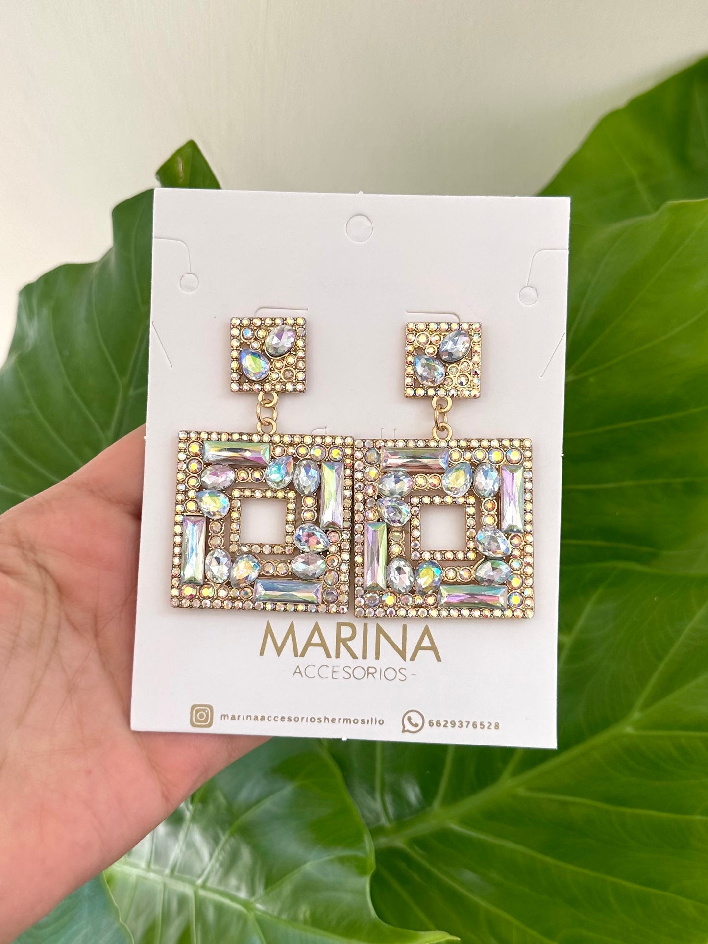 Aretes de pedrería tornasol