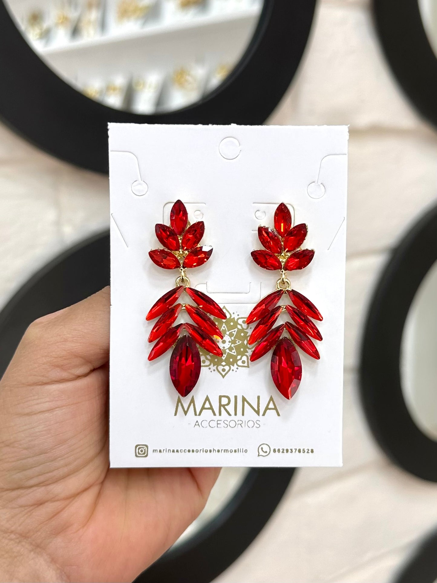 Aretes de pedrería tornasol