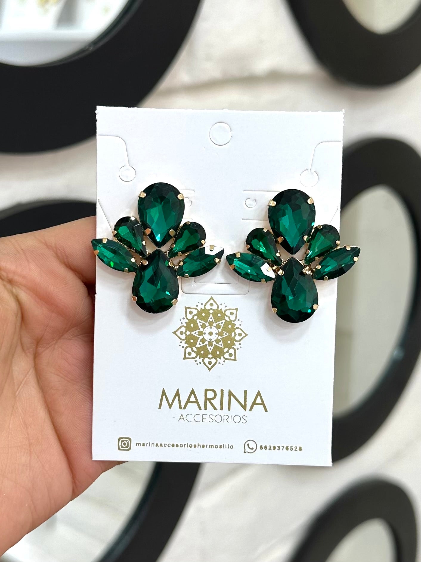 Aretes de pedrería verdes
