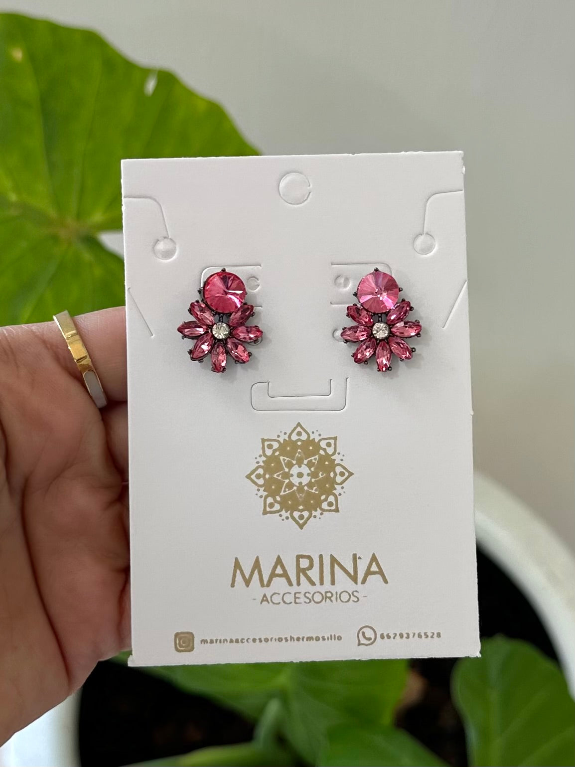 Arete de pedrería rosa