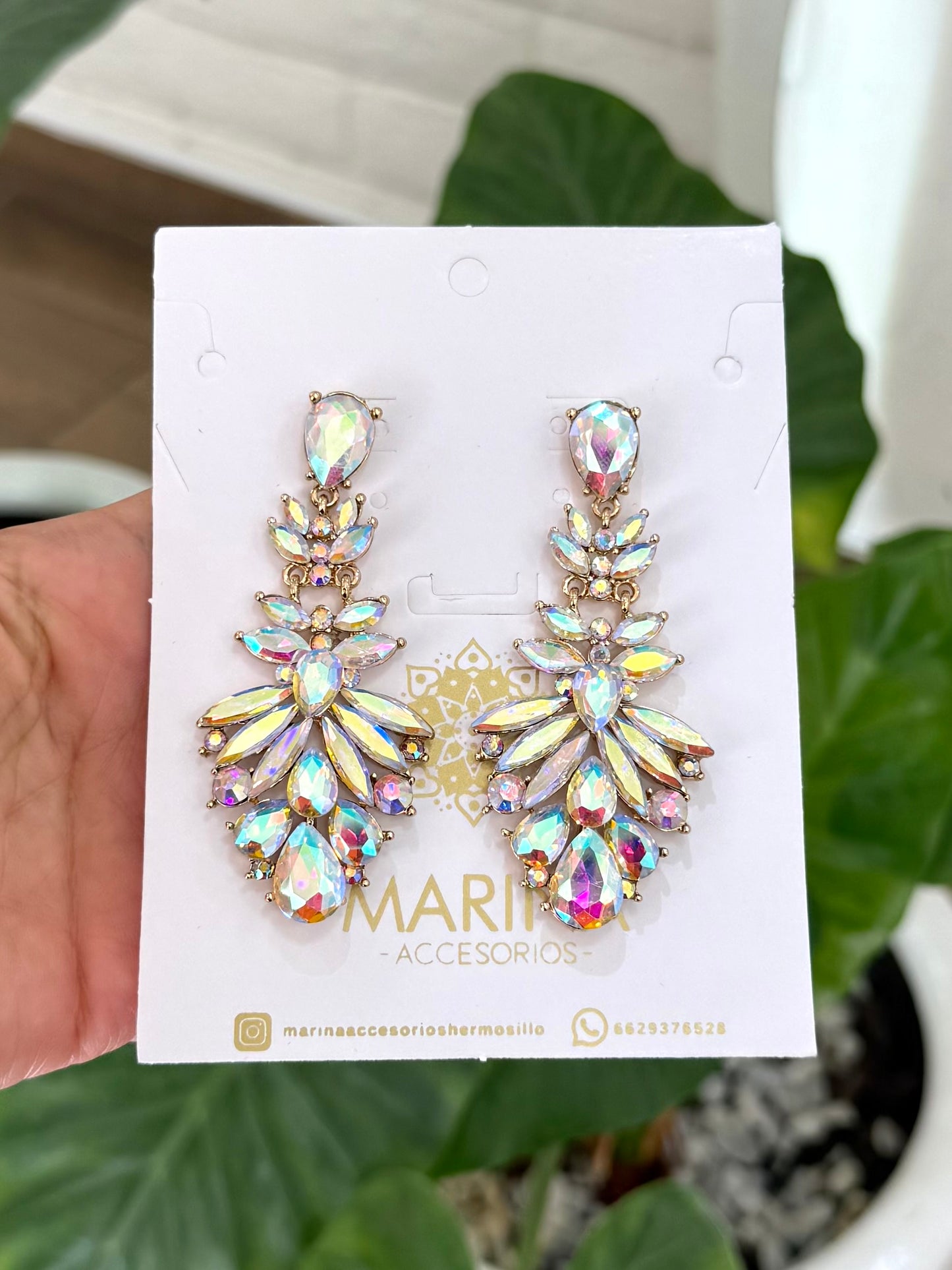 Aretes de pedrería tornasol