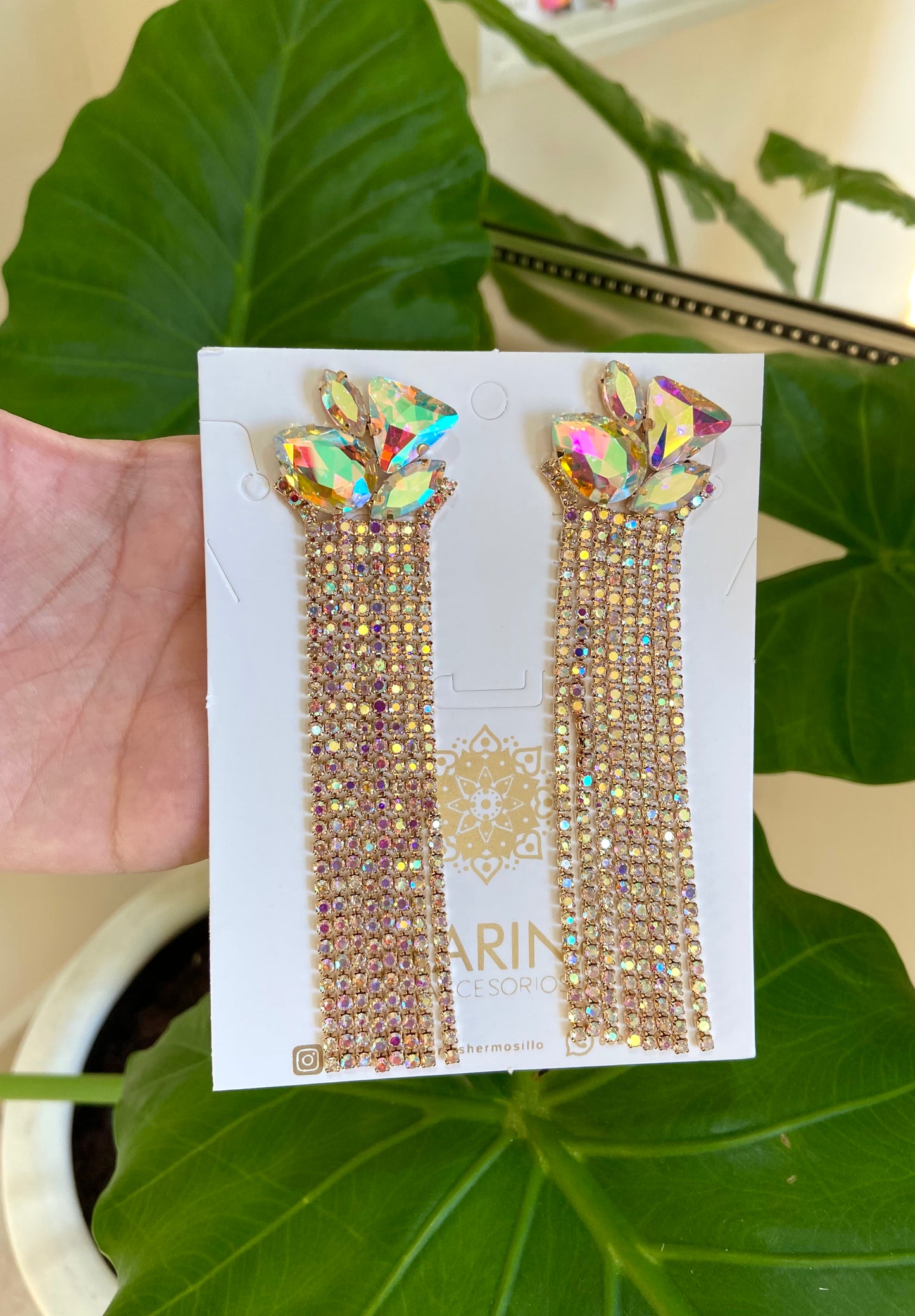 Aretes de pedrería tornasol