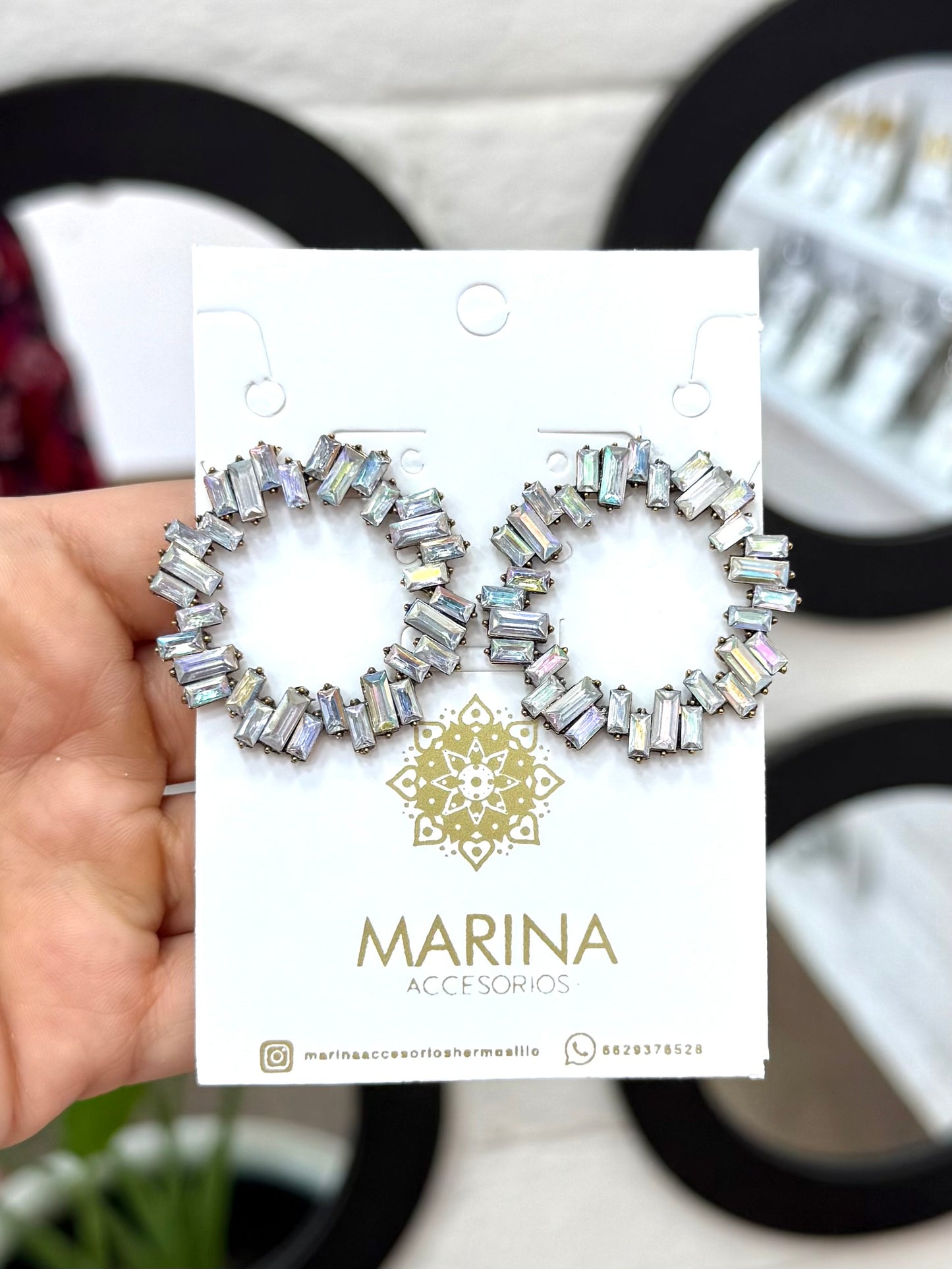 Aretes de pedrería tornasol