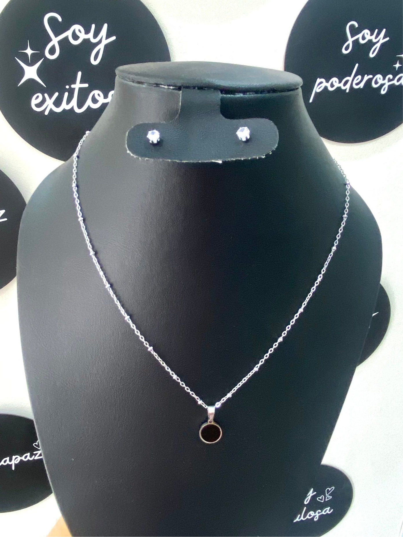Collar plata dije circulo negro