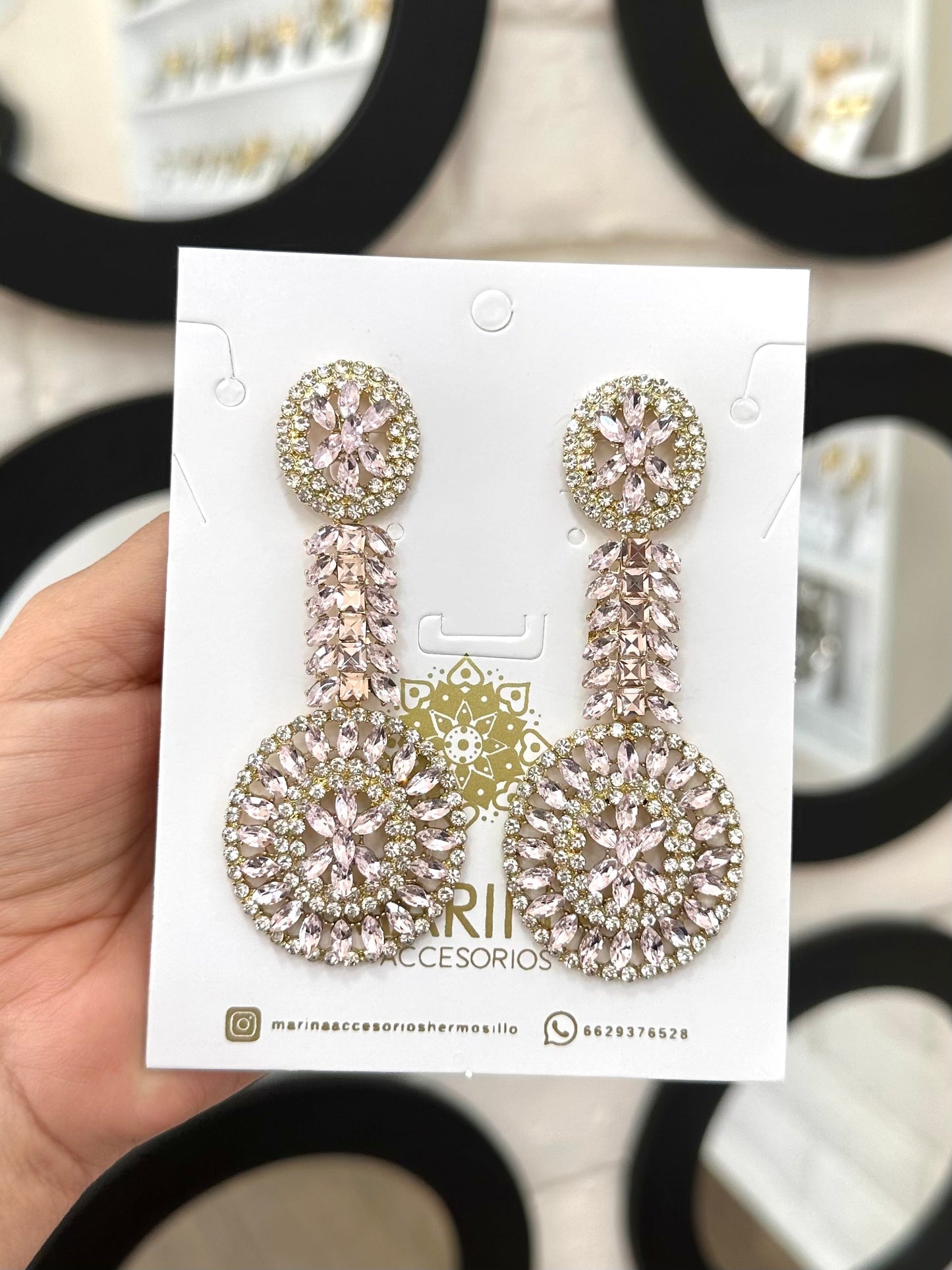 Arete de pedrería rosa