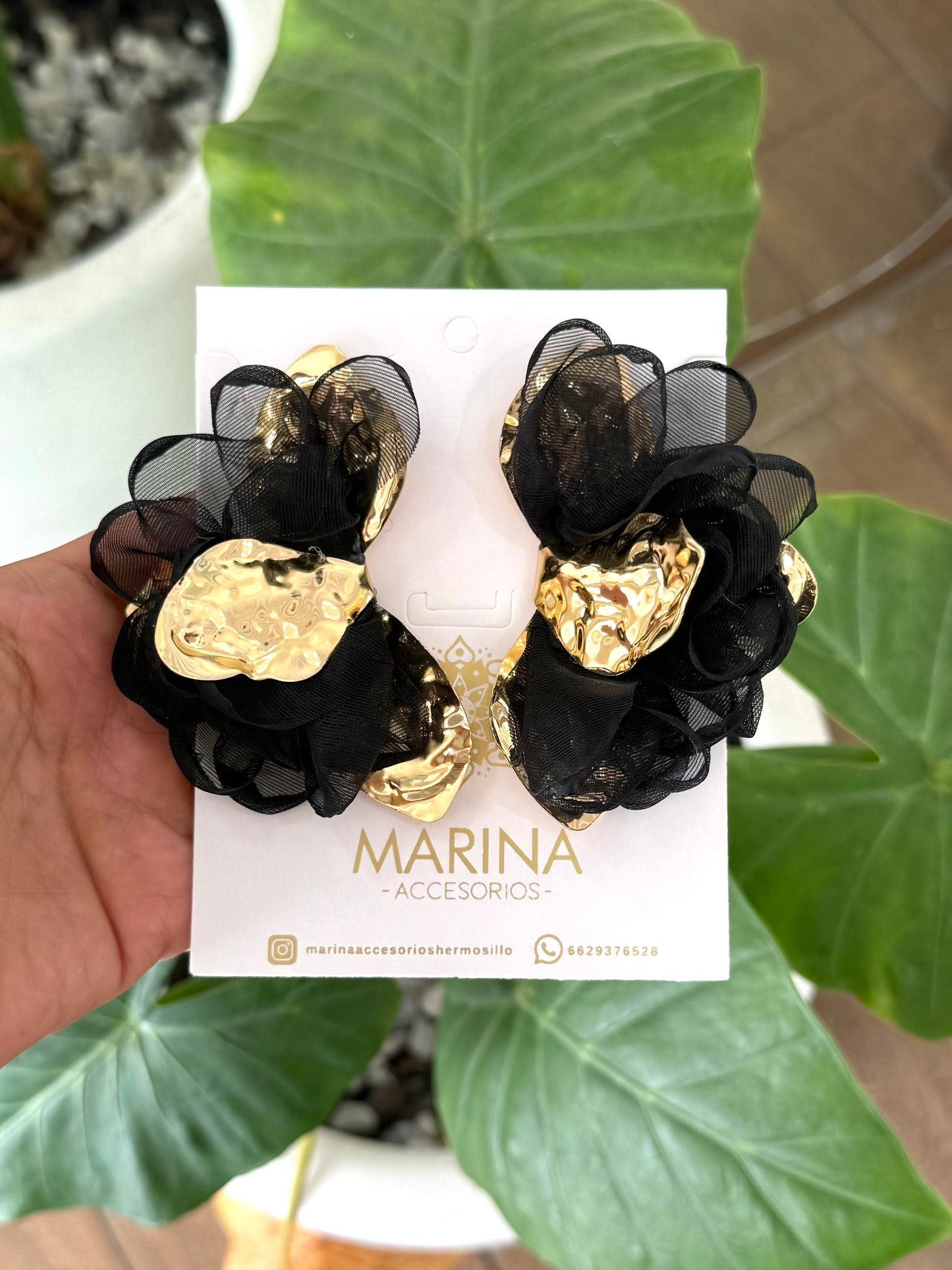 Arete casual negro