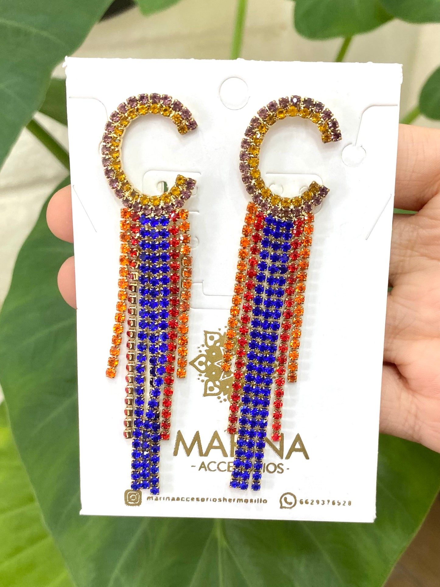 Aretes de pedrería multicolor