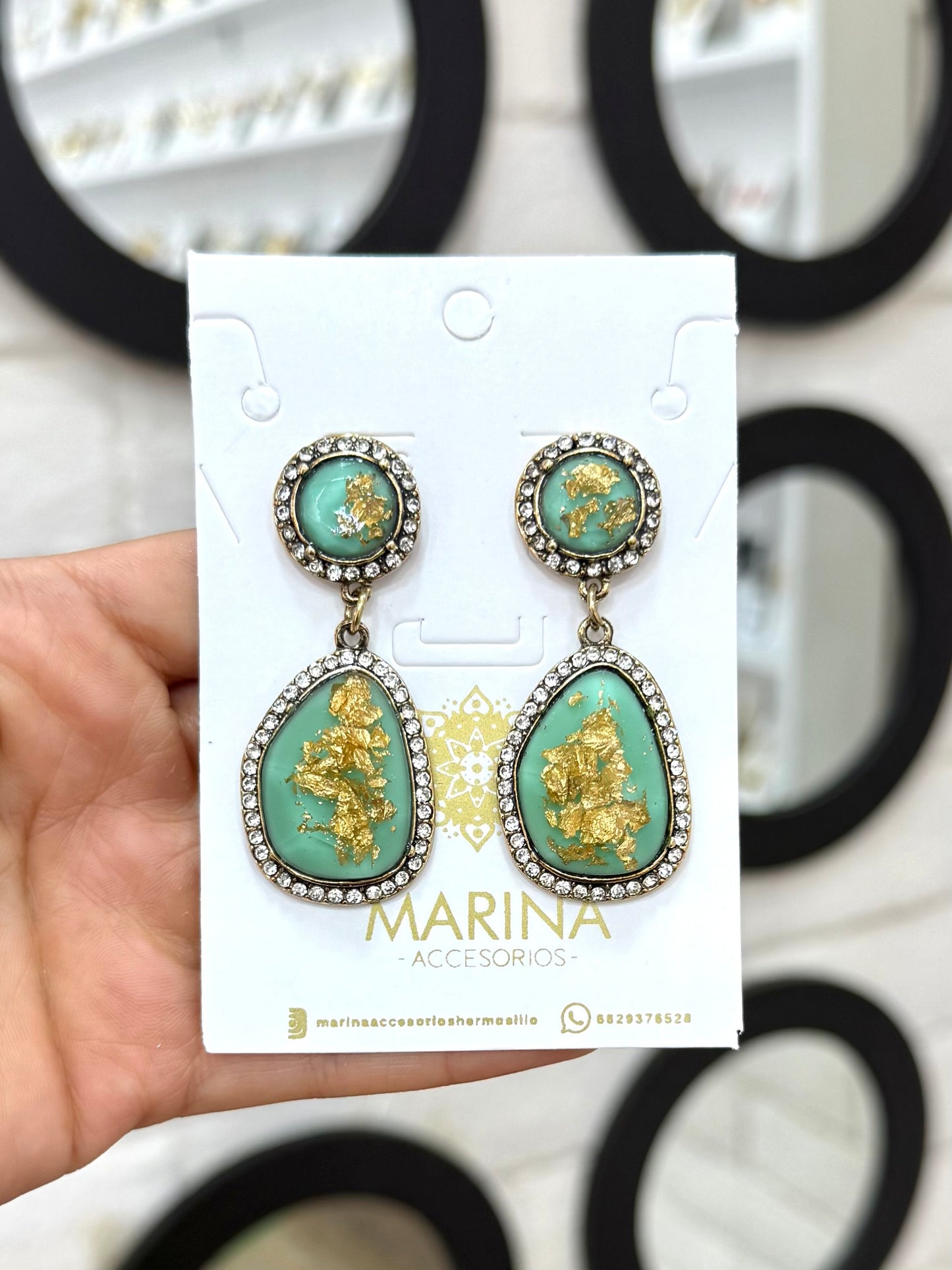Aretes de pedrería verdes