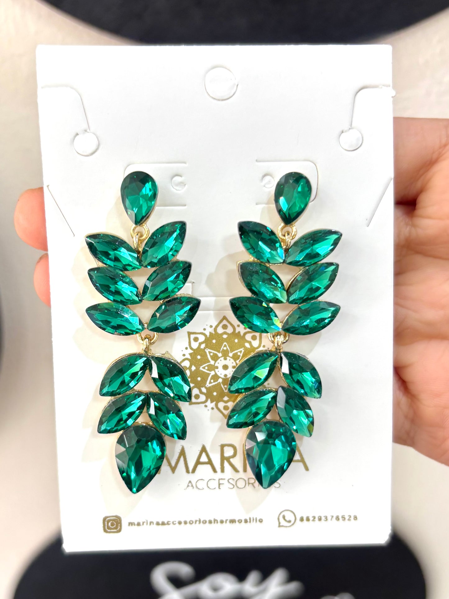Aretes de pedrería verdes