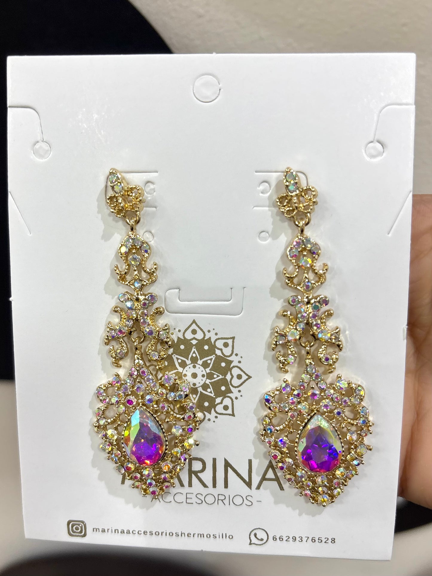 Aretes de pedrería tornasol