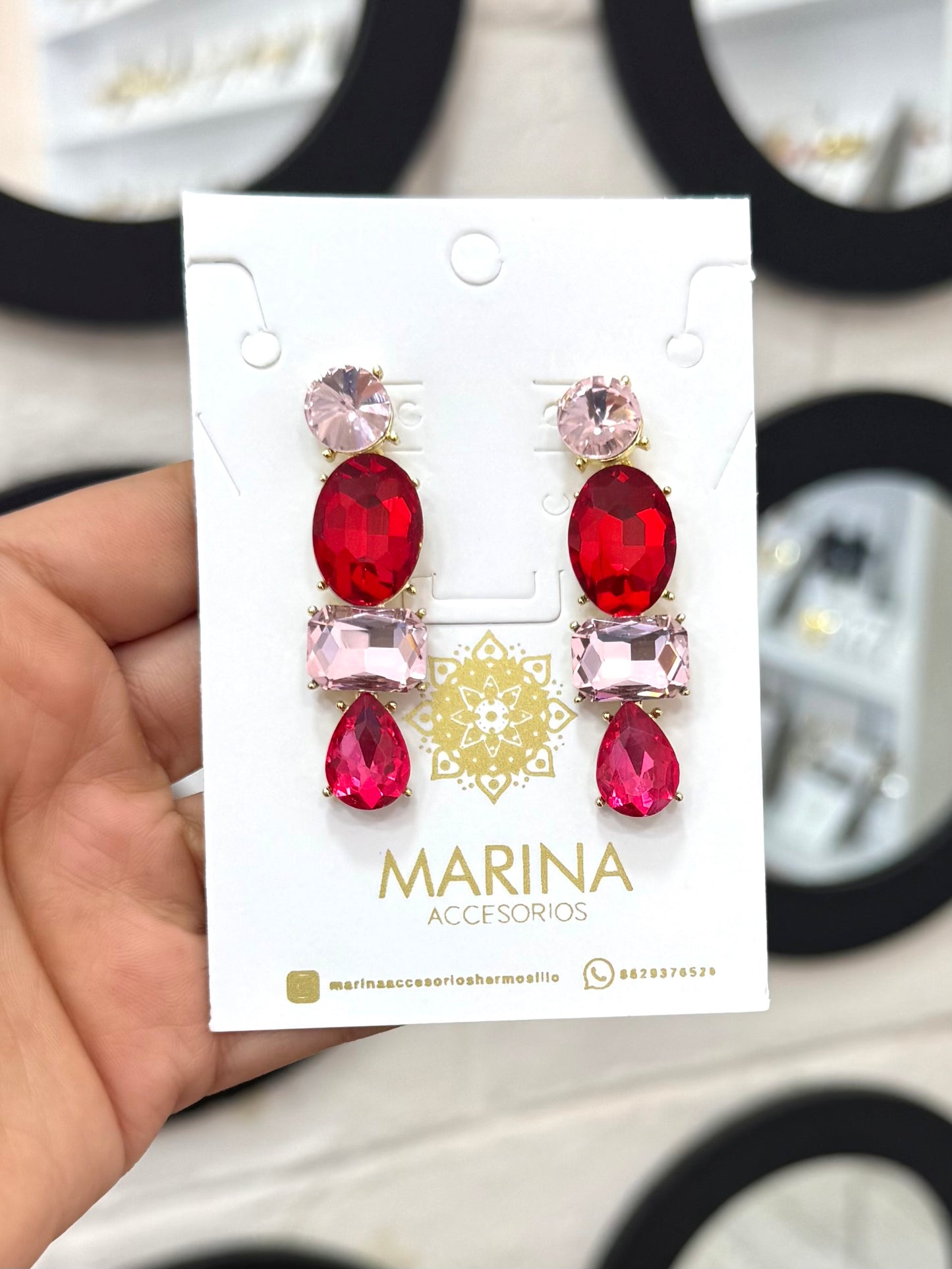 Arete de pedrería rosa