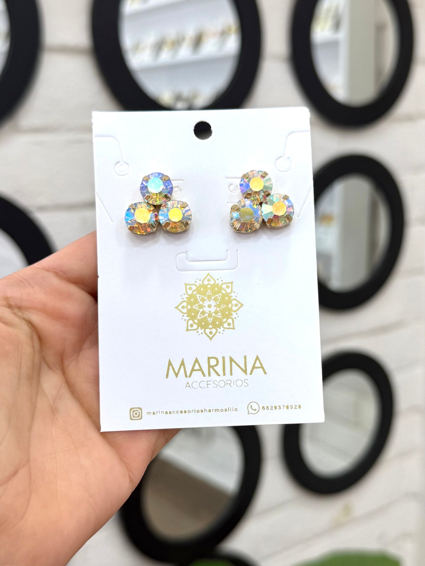 Aretes de pedrería tornasol