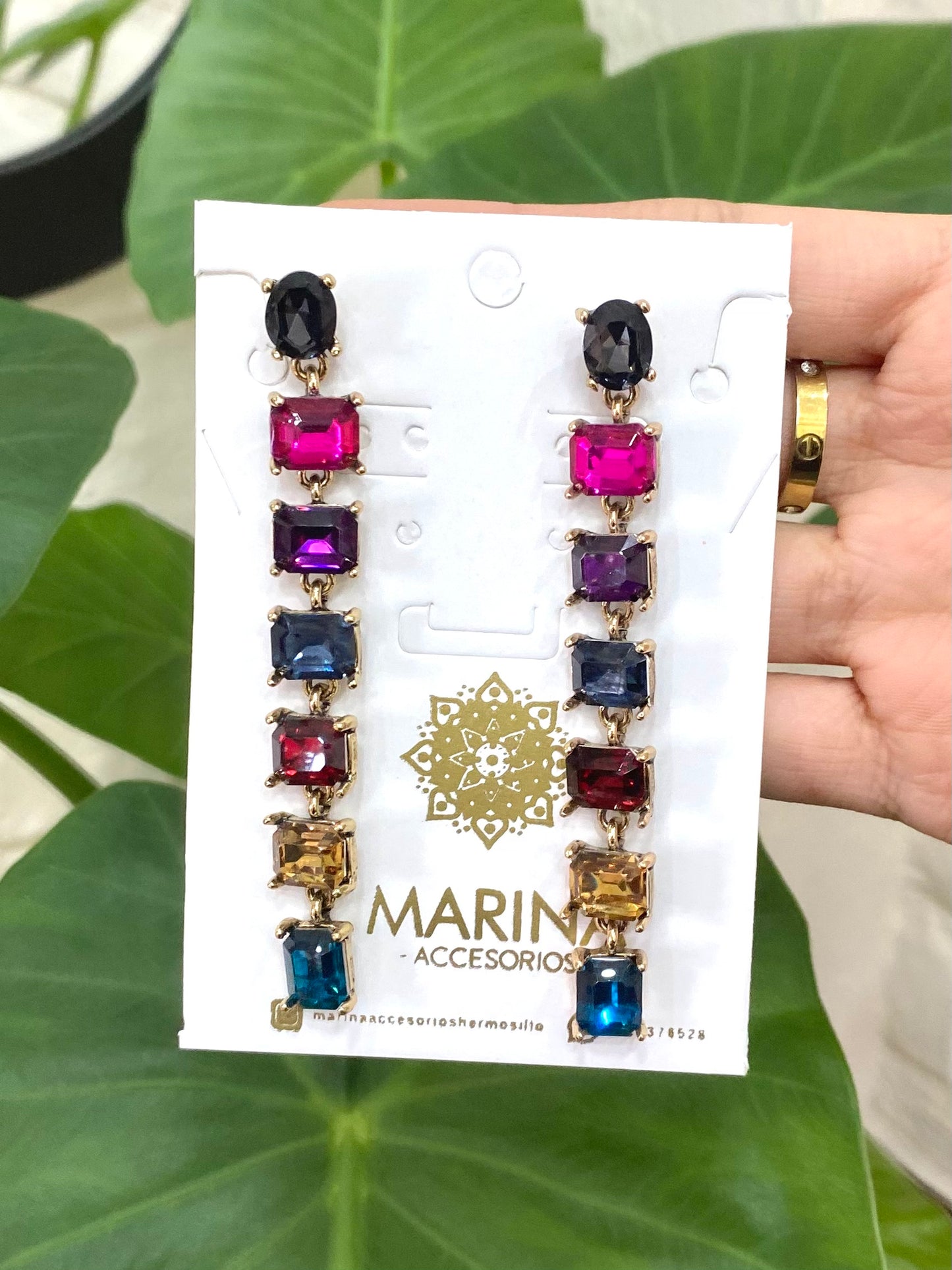 Aretes de pedrería multicolor