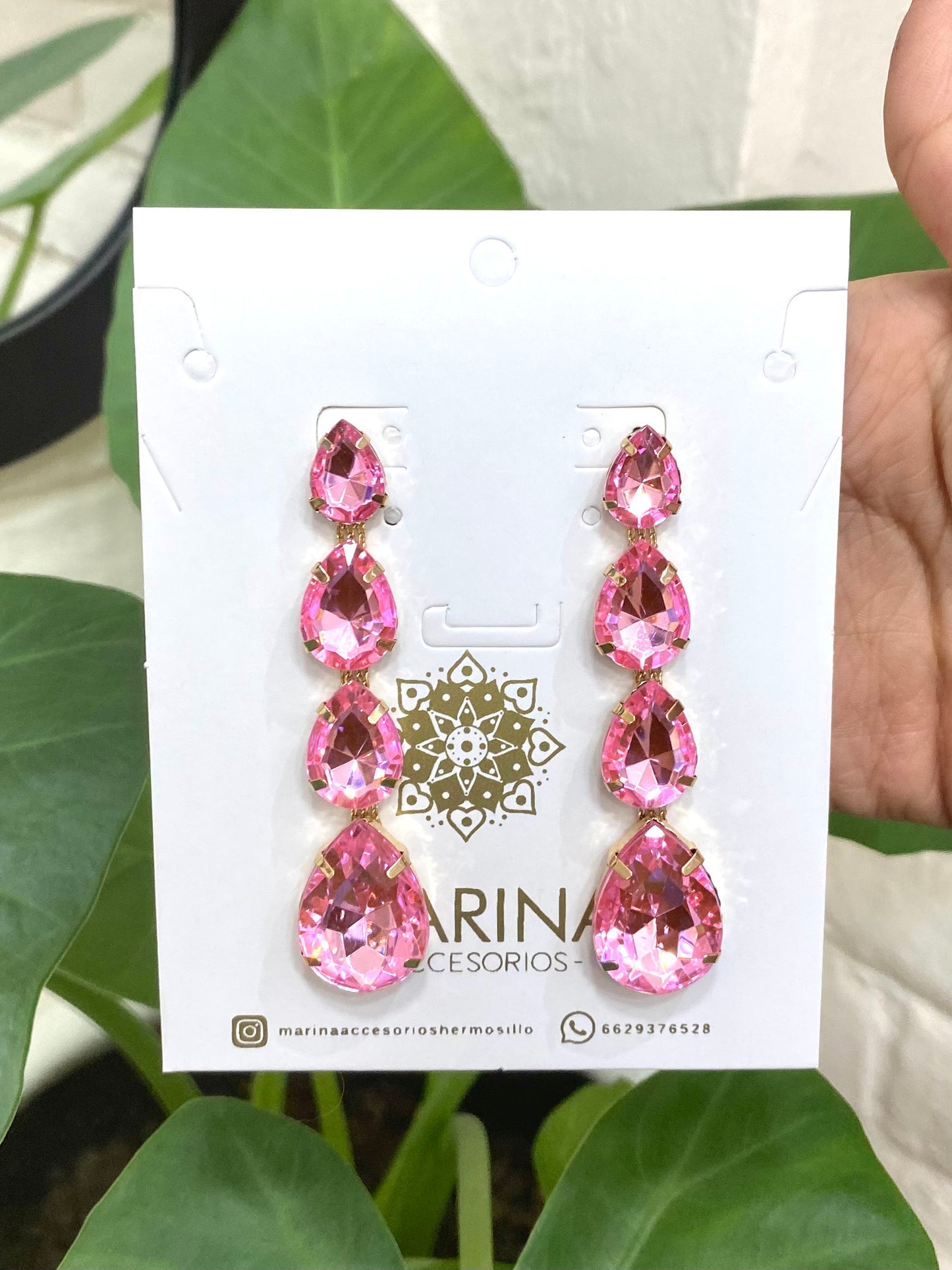 Arete de pedrería rosa