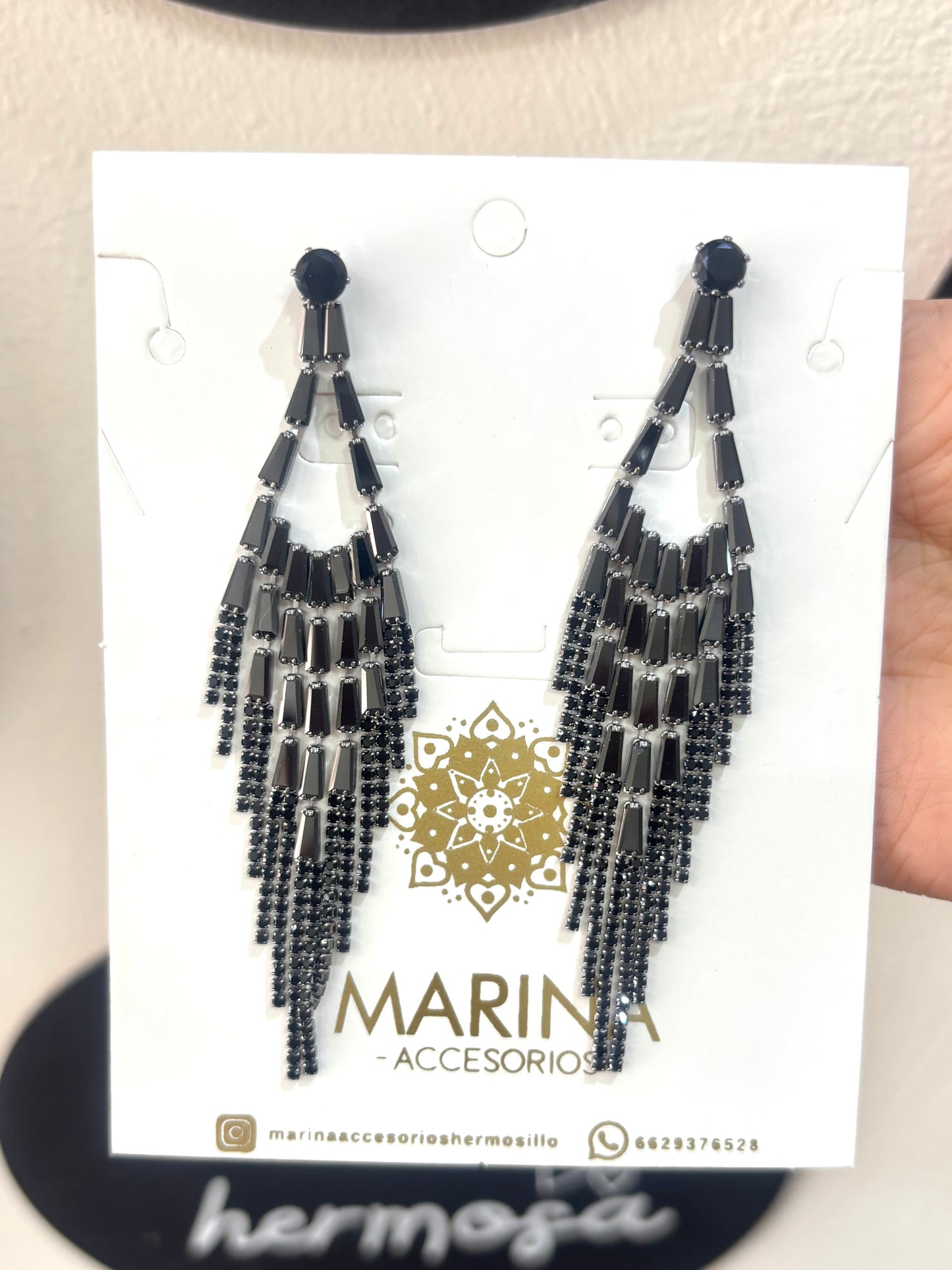 Aretes de pedrería negros