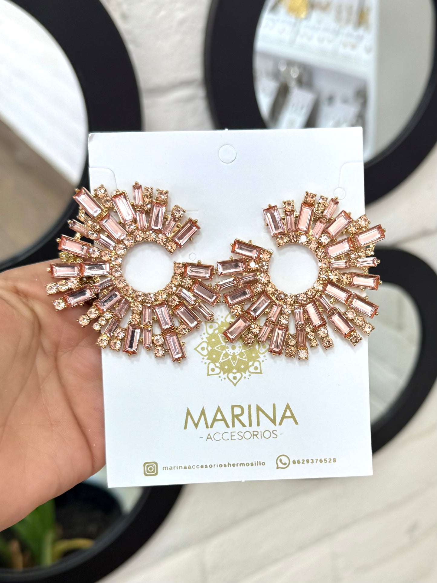 Arete de pedrería rosa