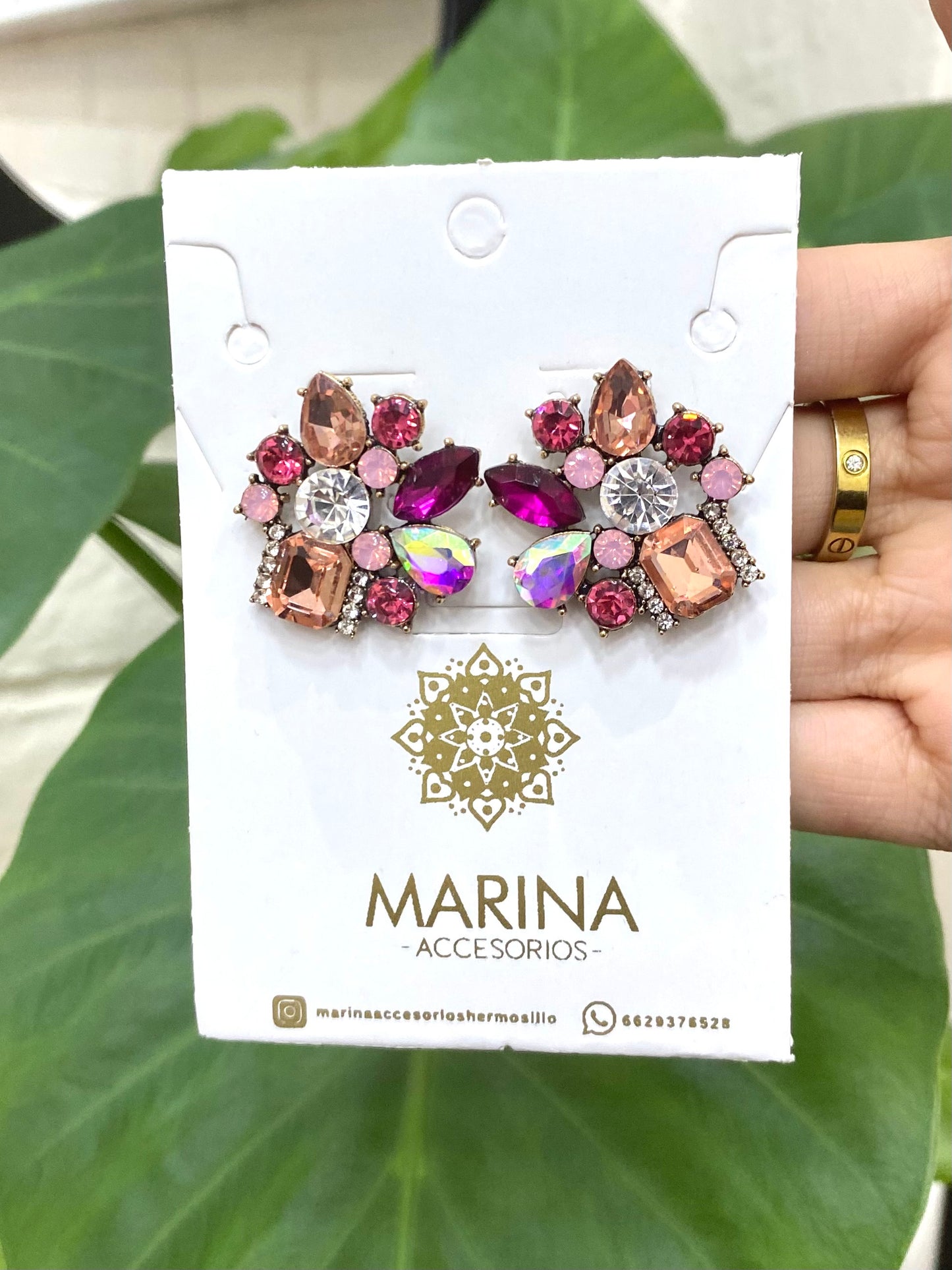 Arete de pedrería rosa