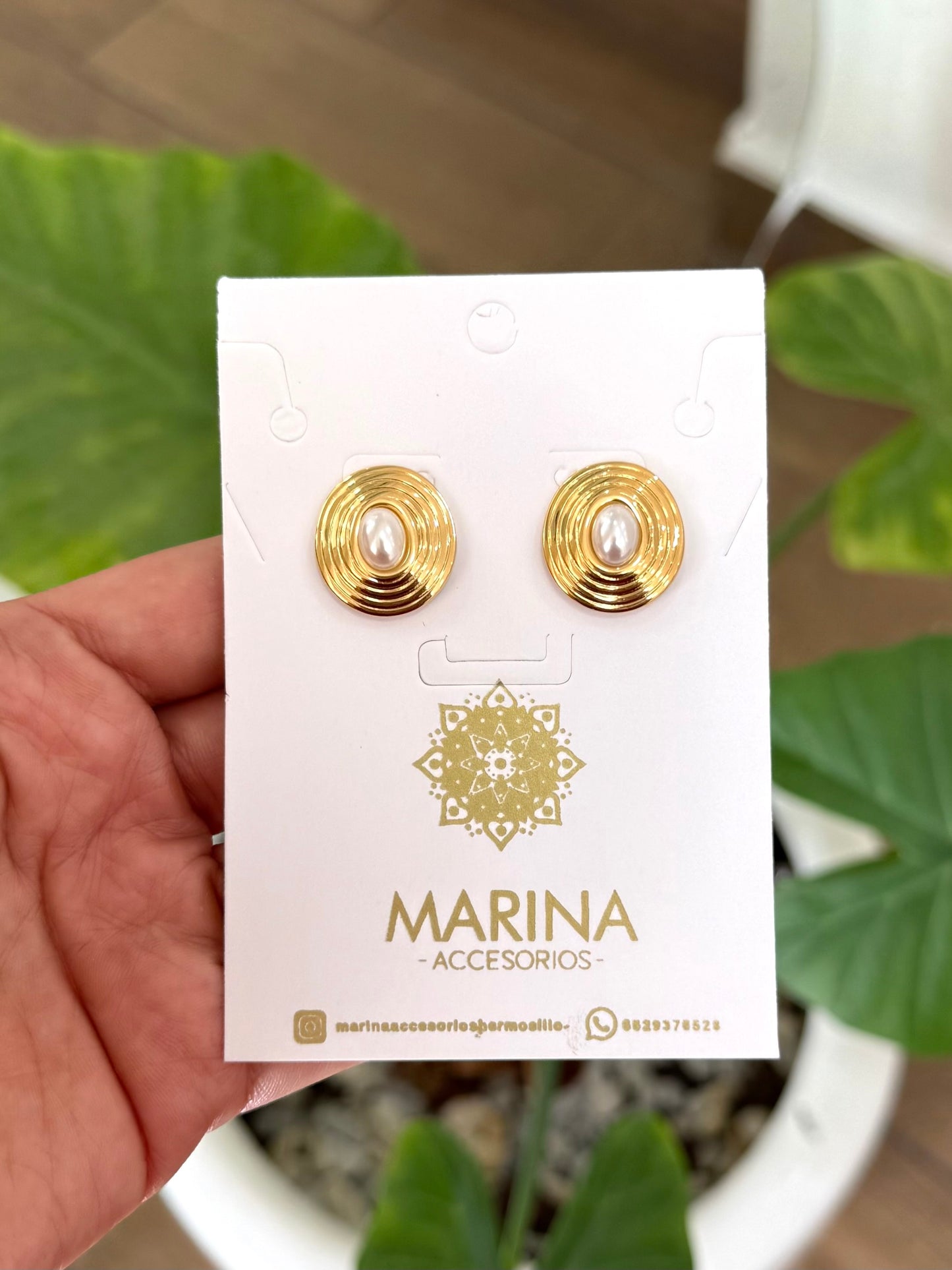 Arete casual con perla