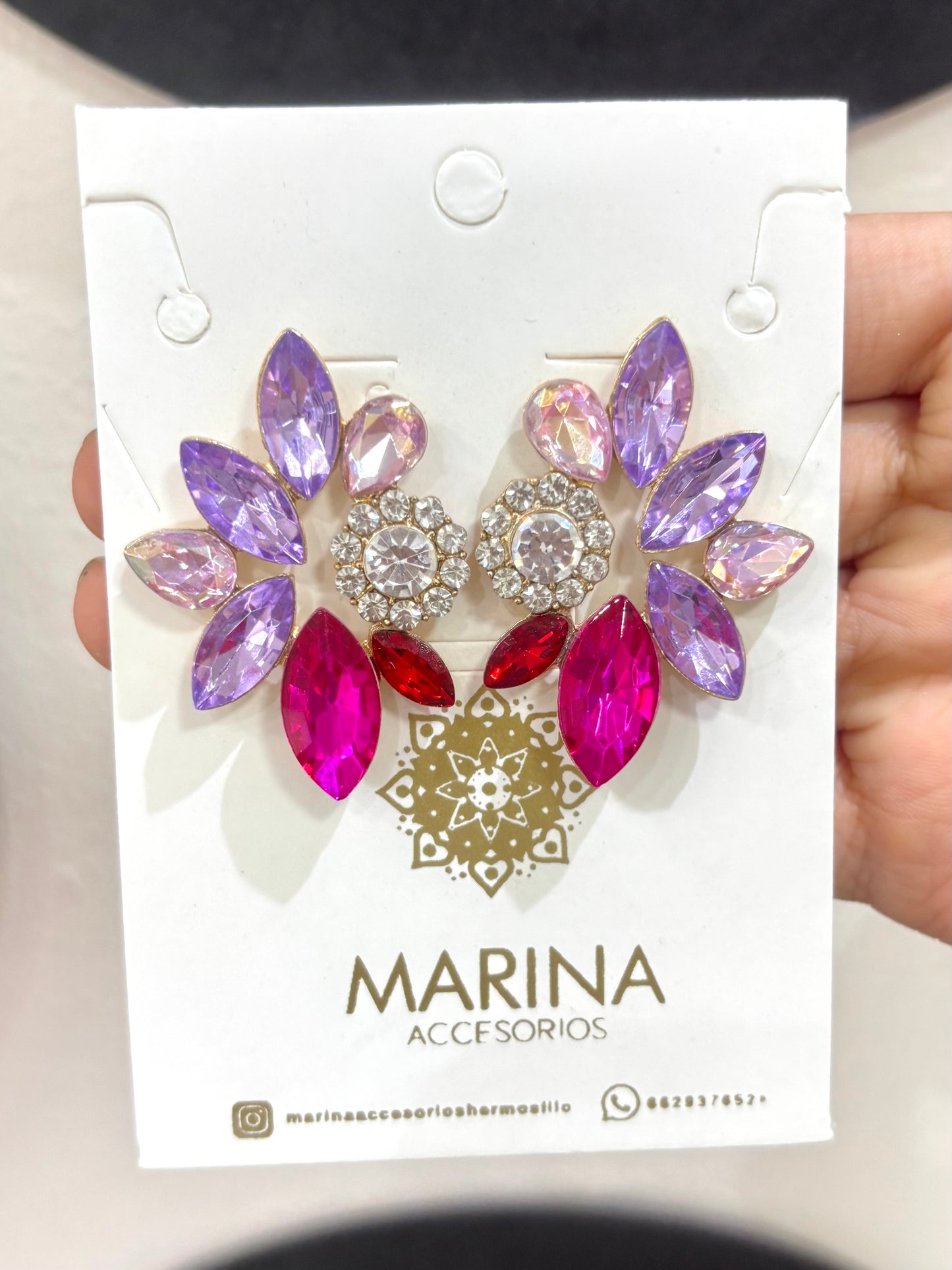 Aretes de pedrería morados