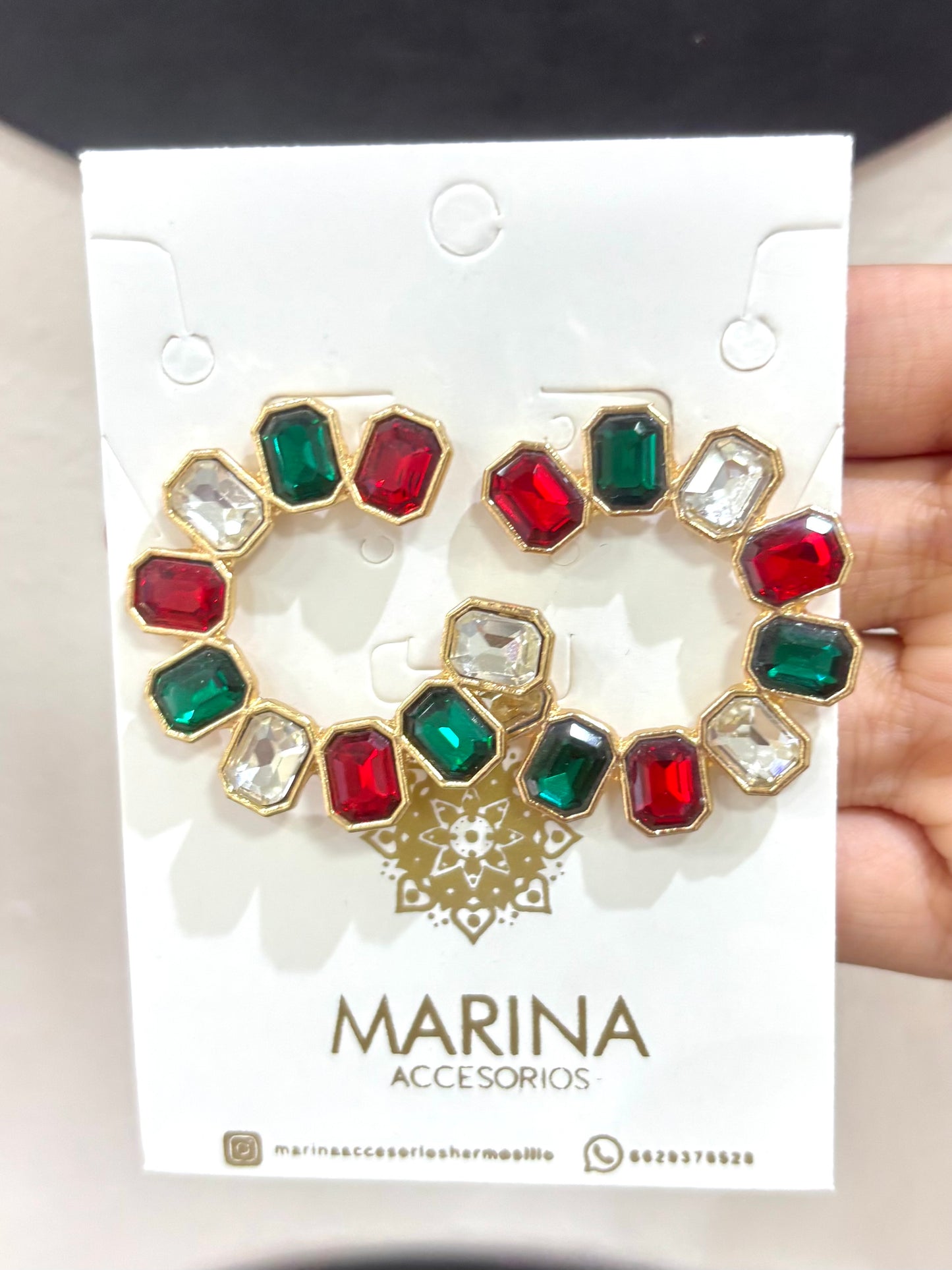 Aretes de pedrería multicolor