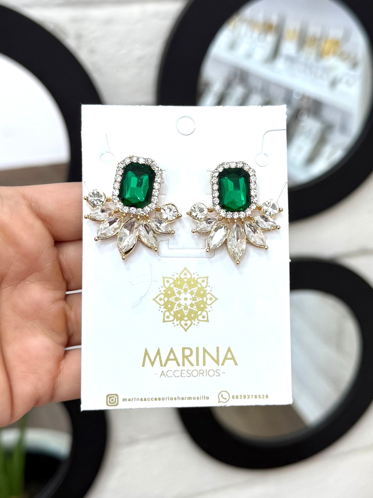 Aretes de pedrería verdes