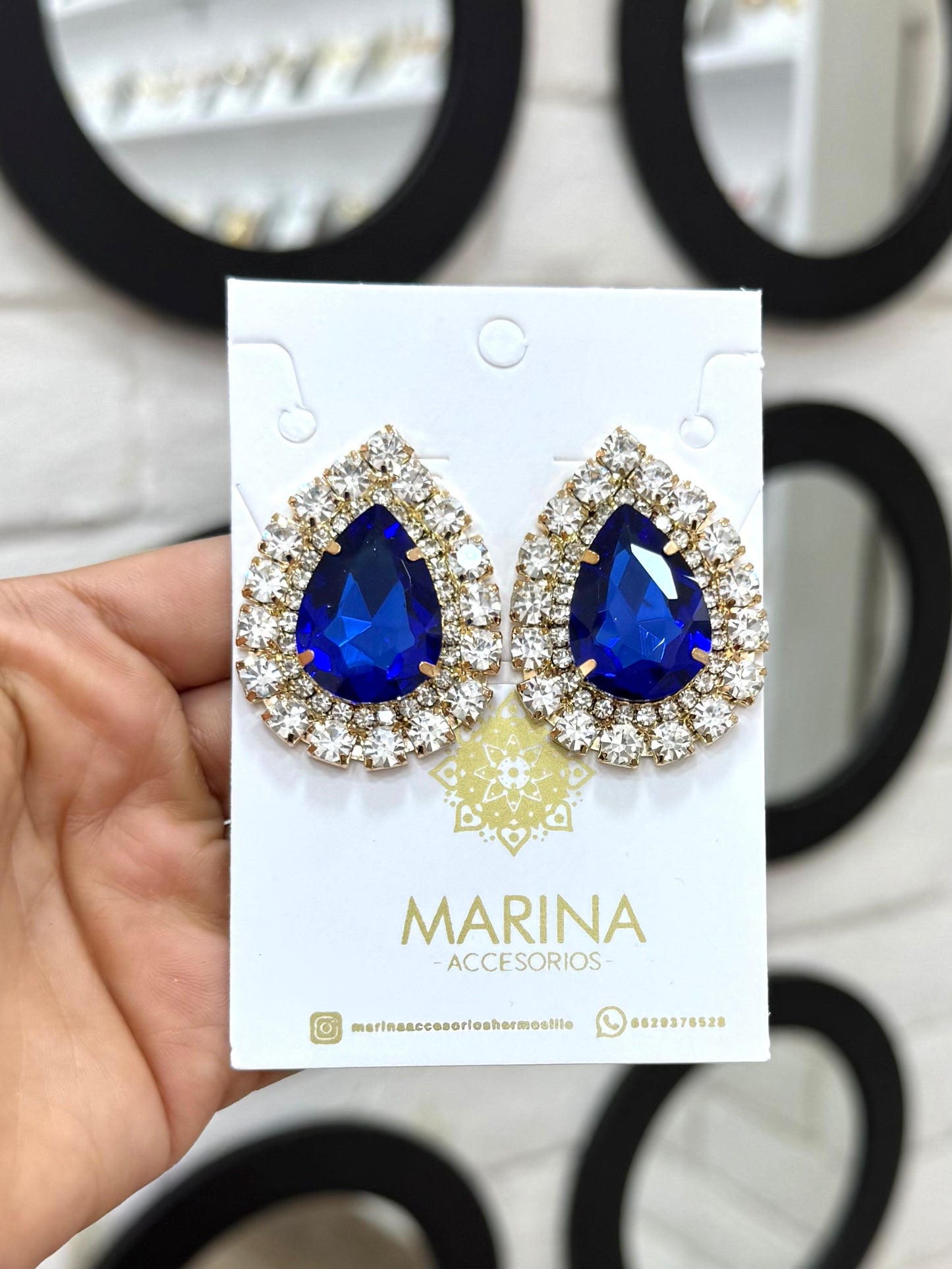 Arete de pedrería azul