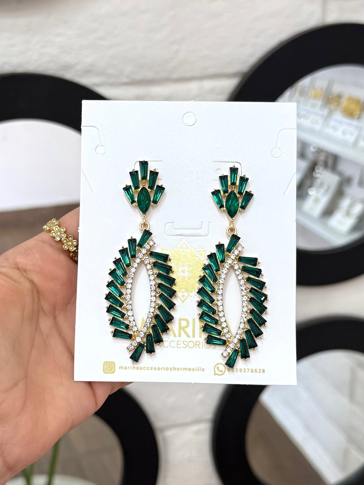 Aretes de pedrería verdes