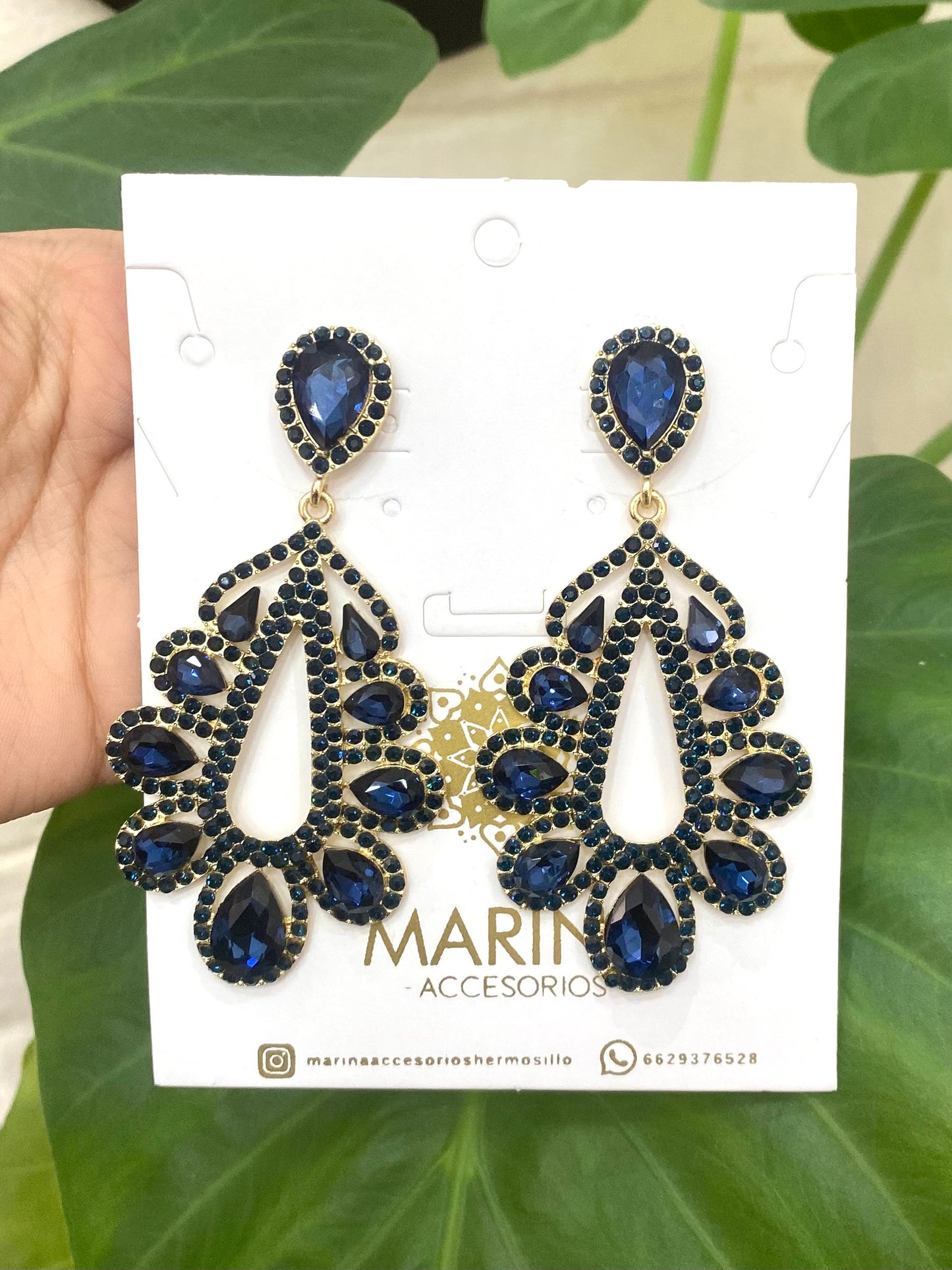 Arete de pedrería azul