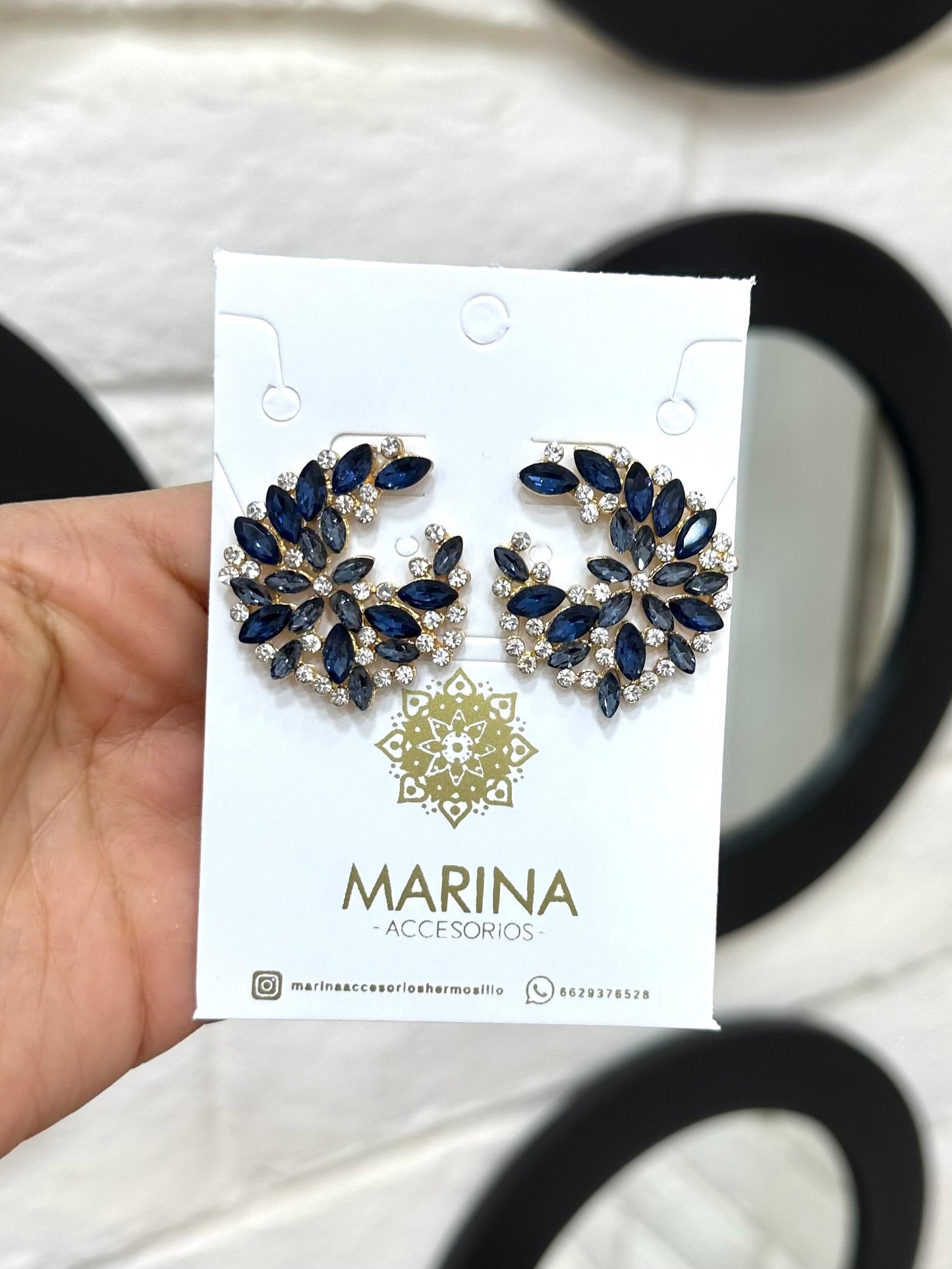 Arete de pedrería azul