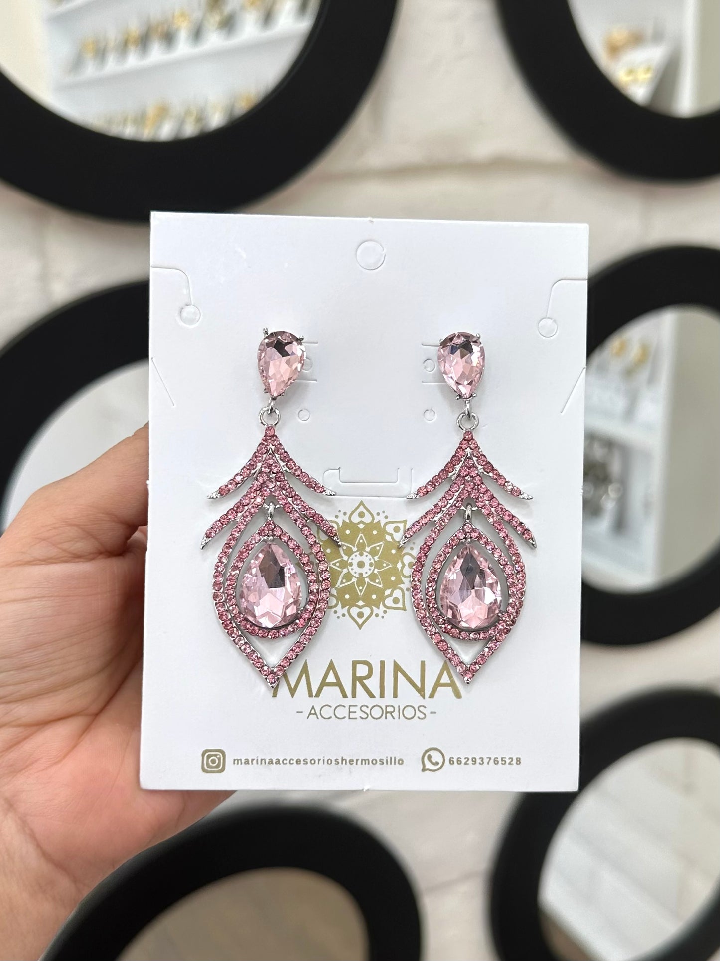 Arete de pedrería rosa