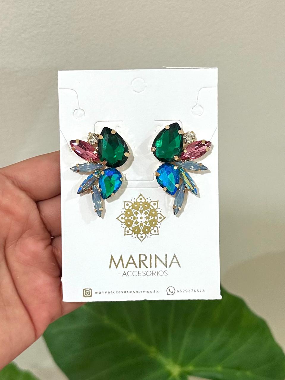 Aretes de pedrería multicolor