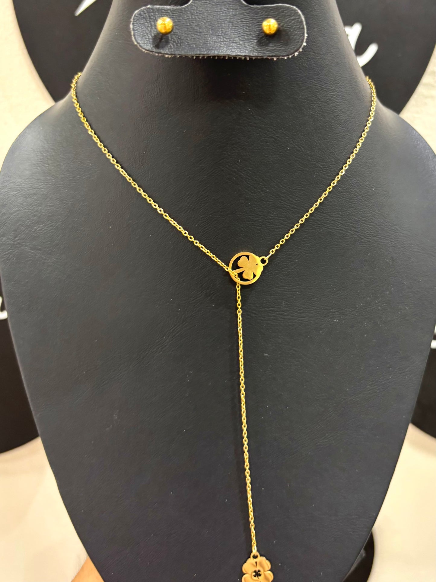 Collar trébol
