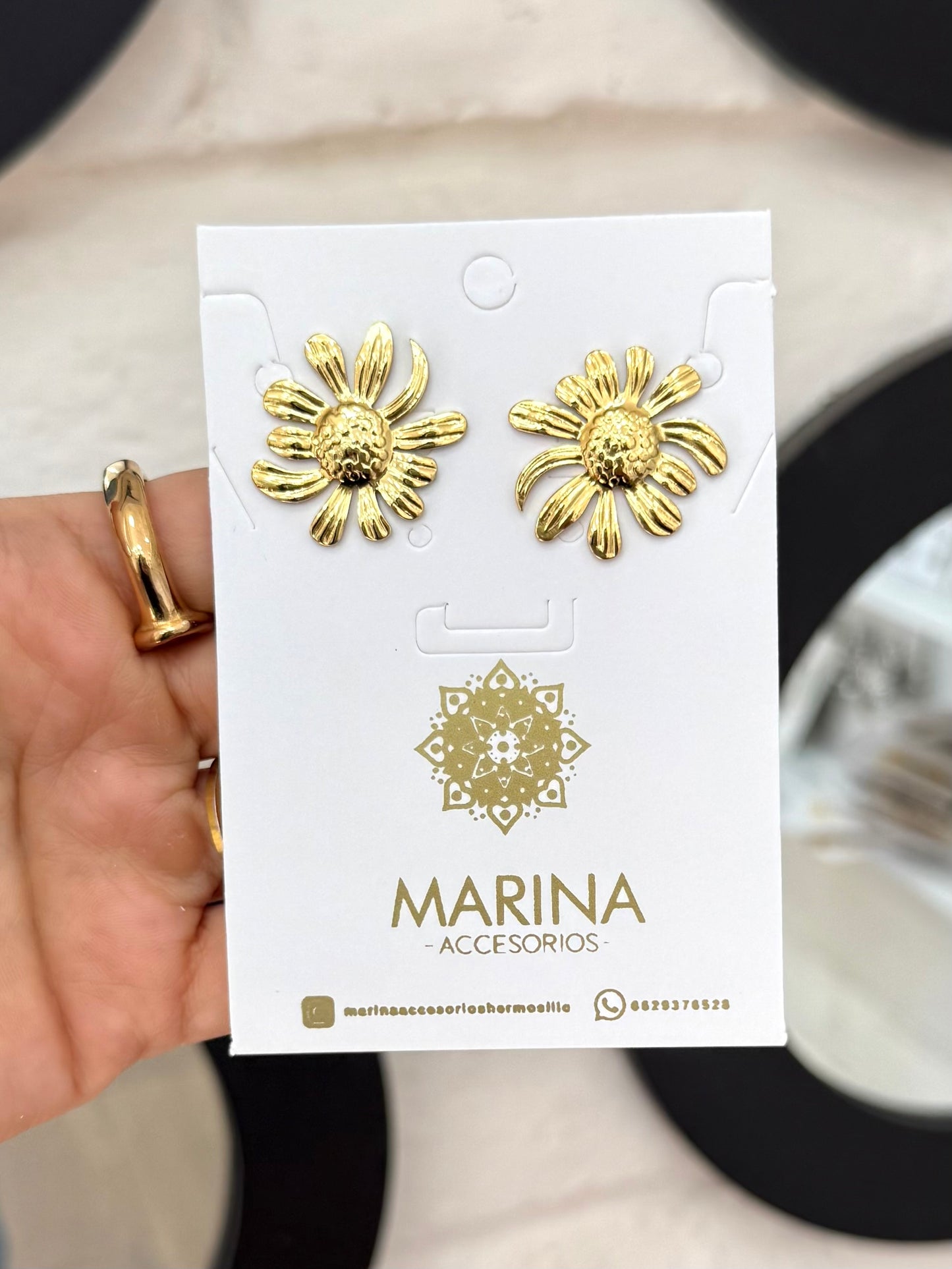 Arete casual flor