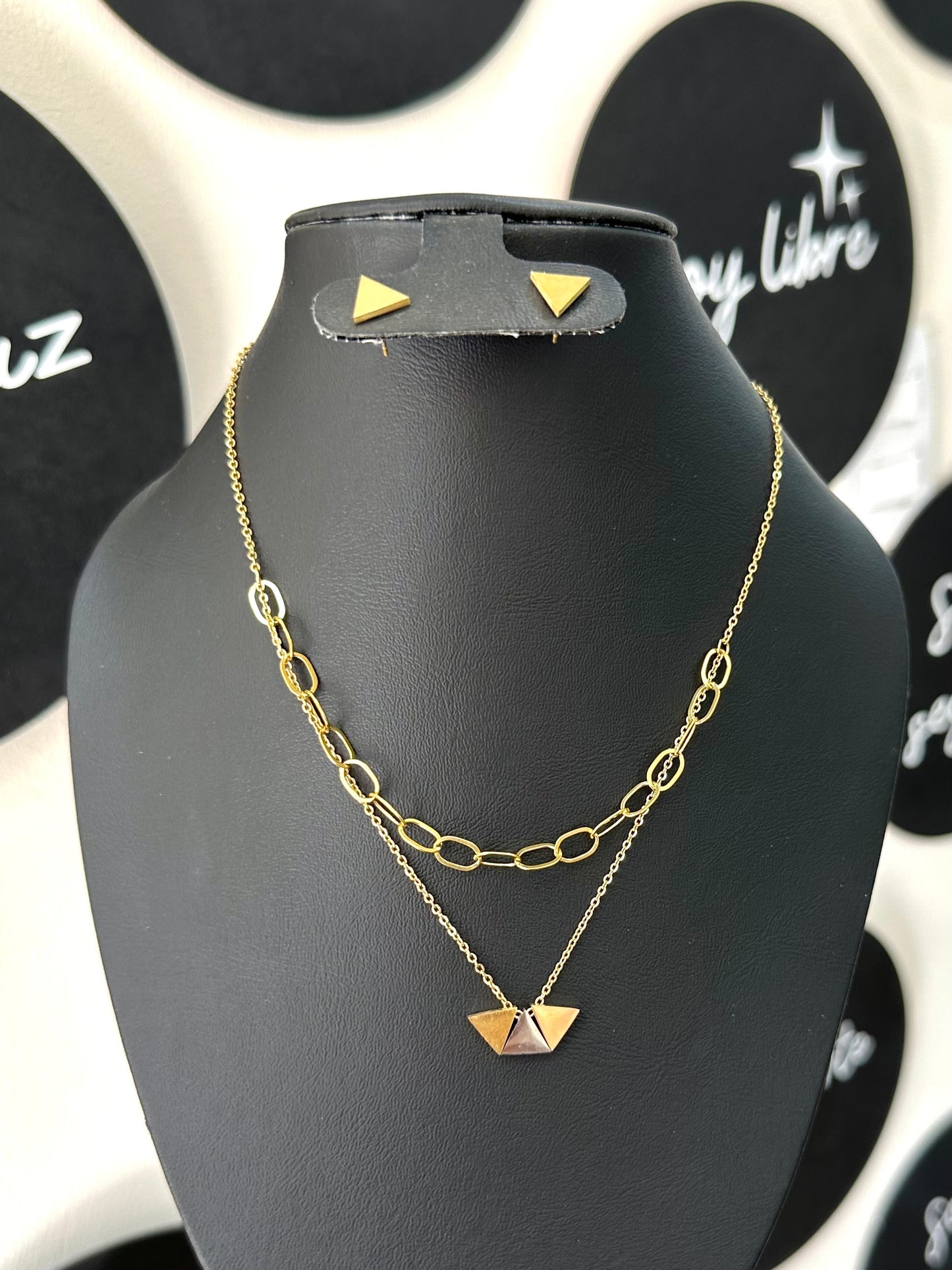 Collar triángulo