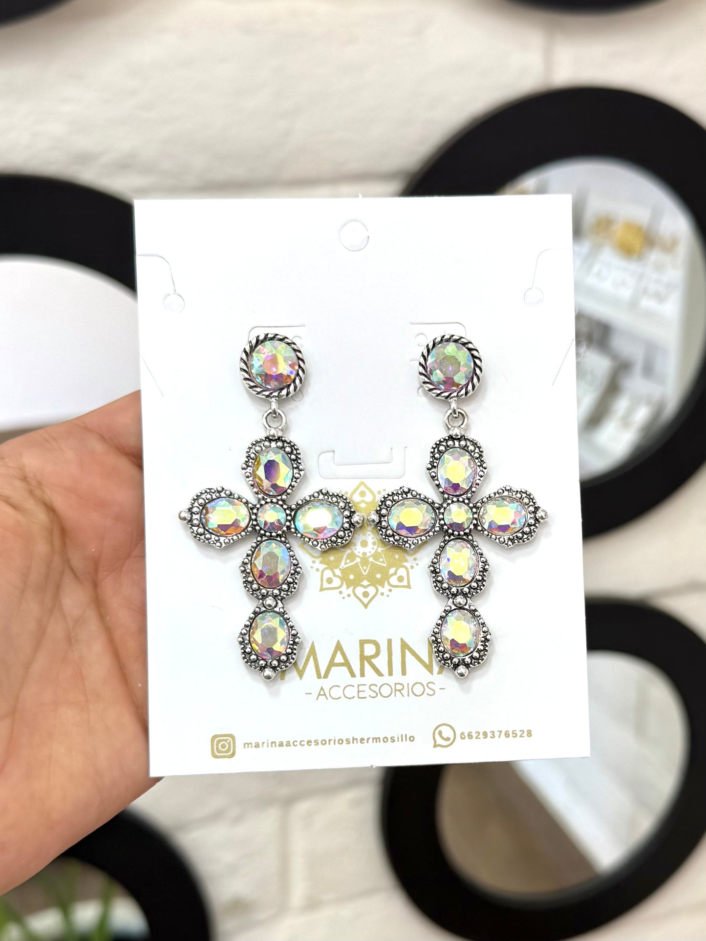 Aretes de pedrería tornasol