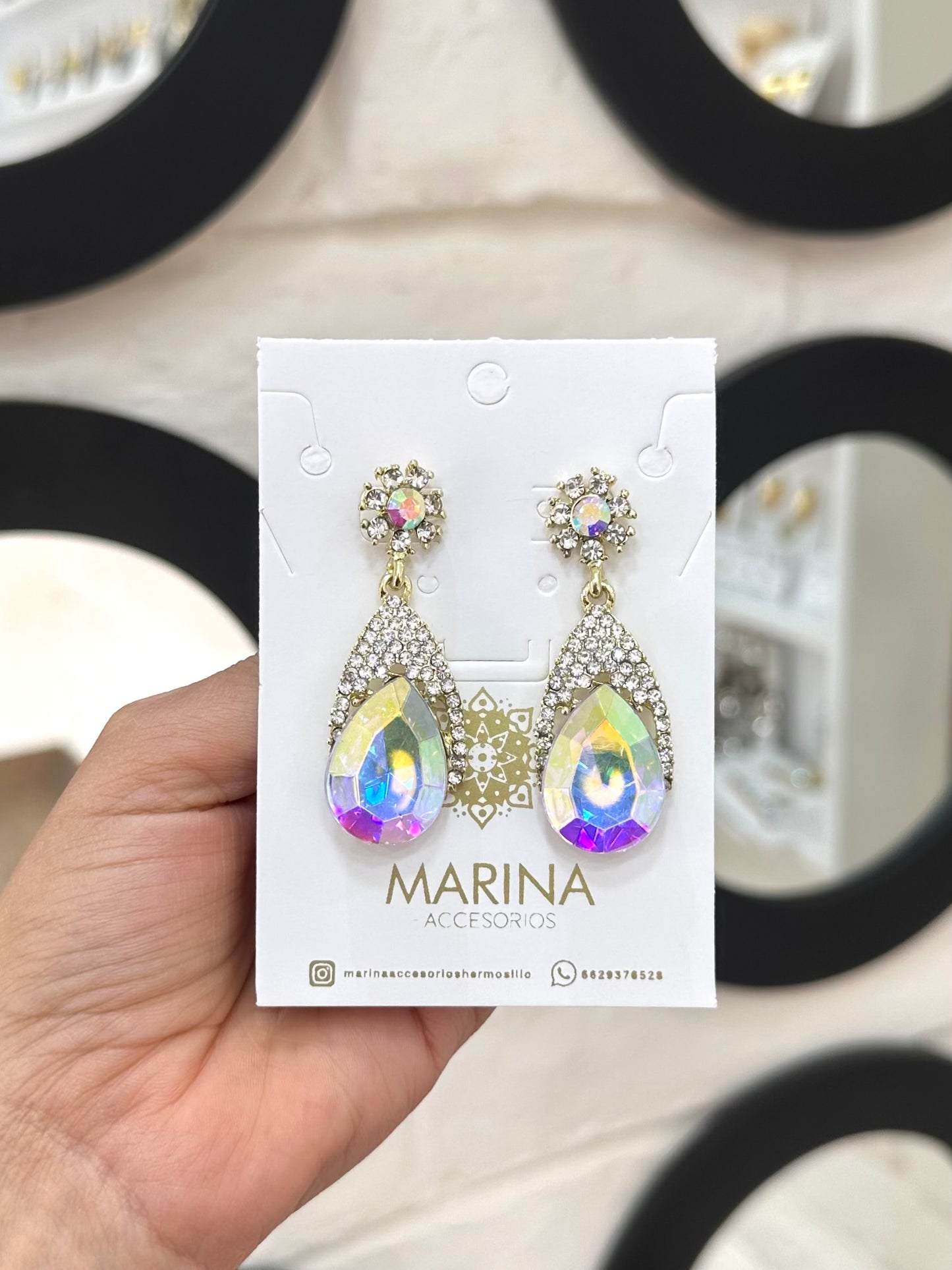 Aretes de pedrería tornasol