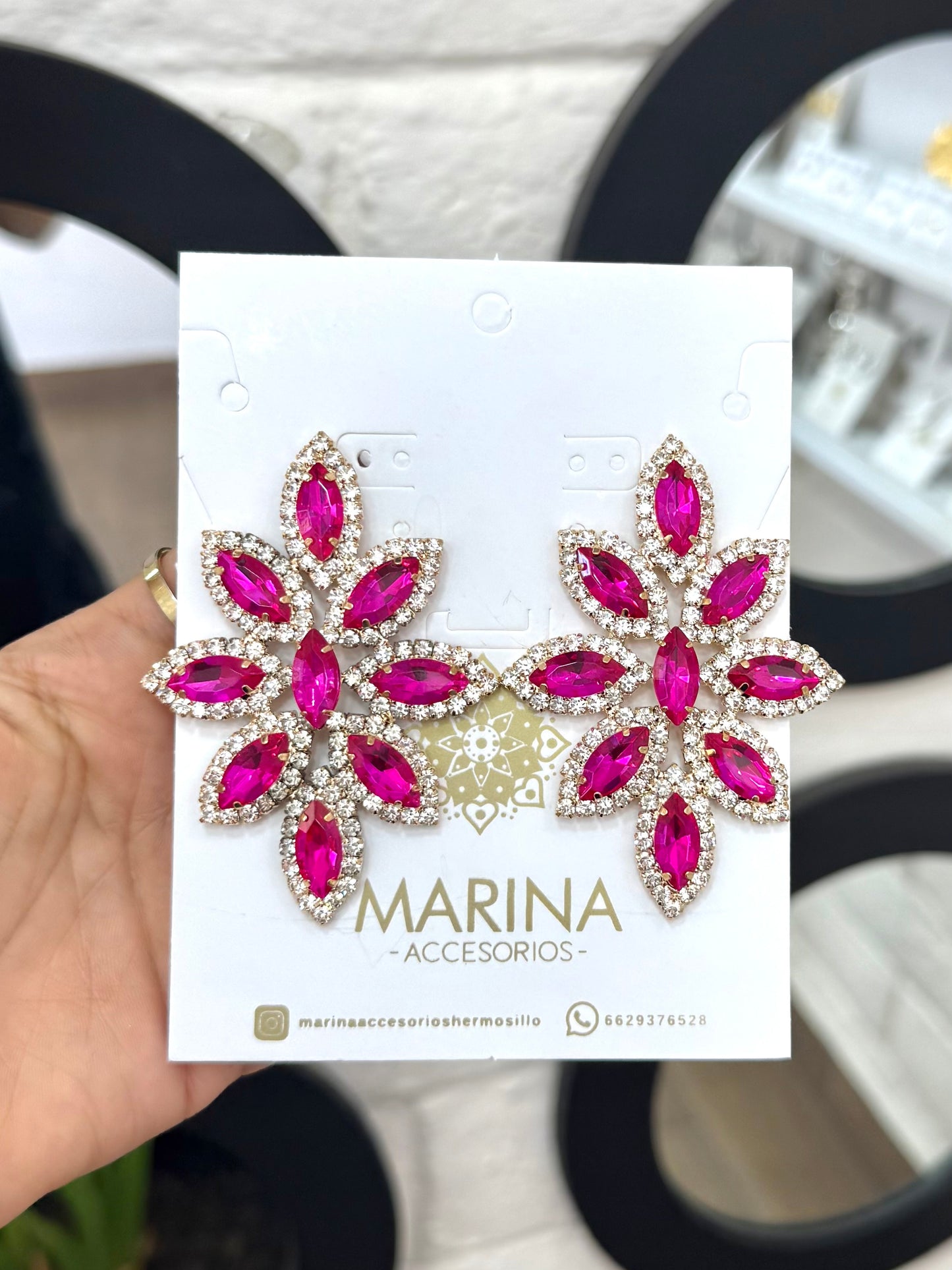 Arete de pedrería rosa