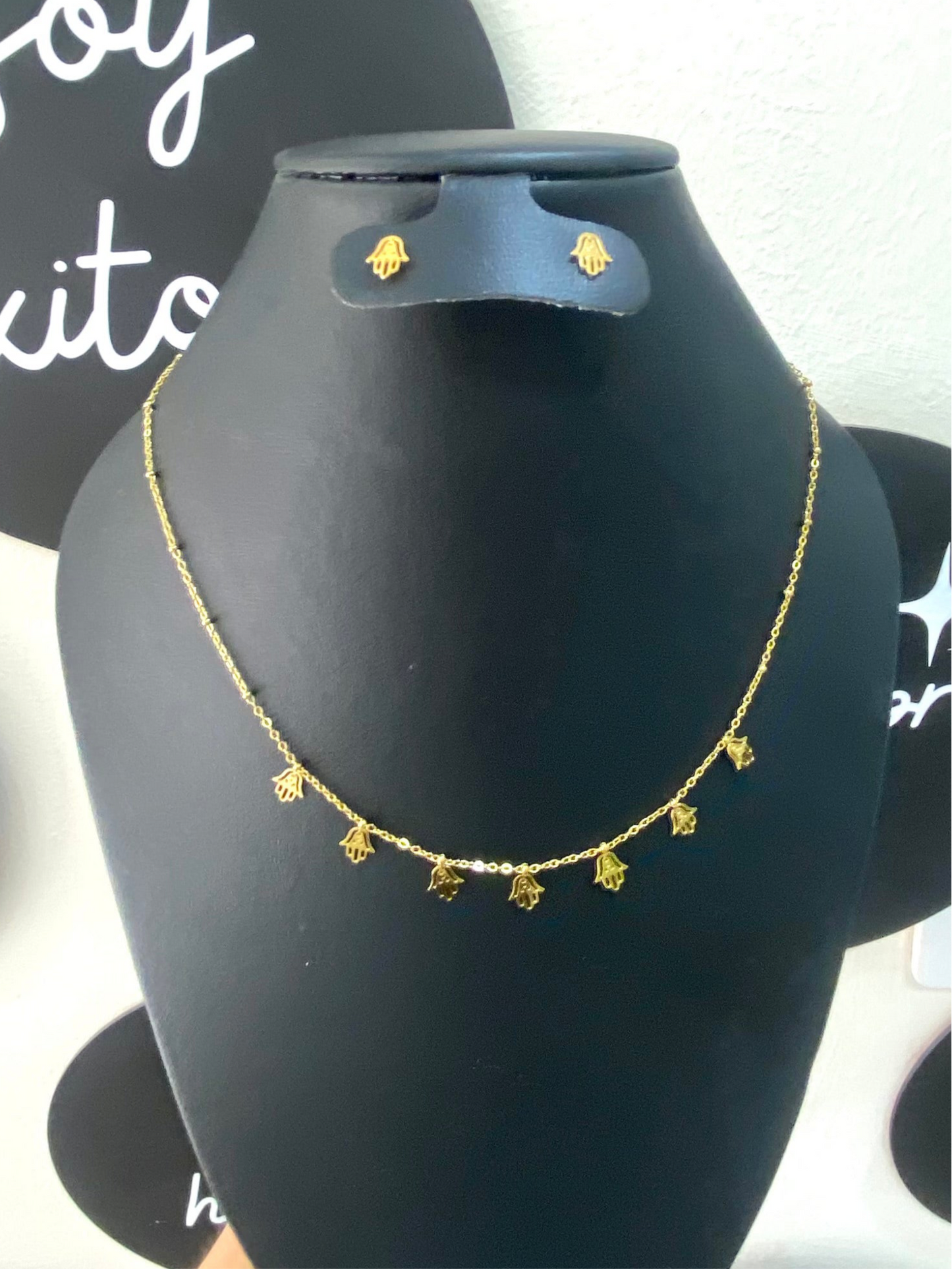 Collar dorado