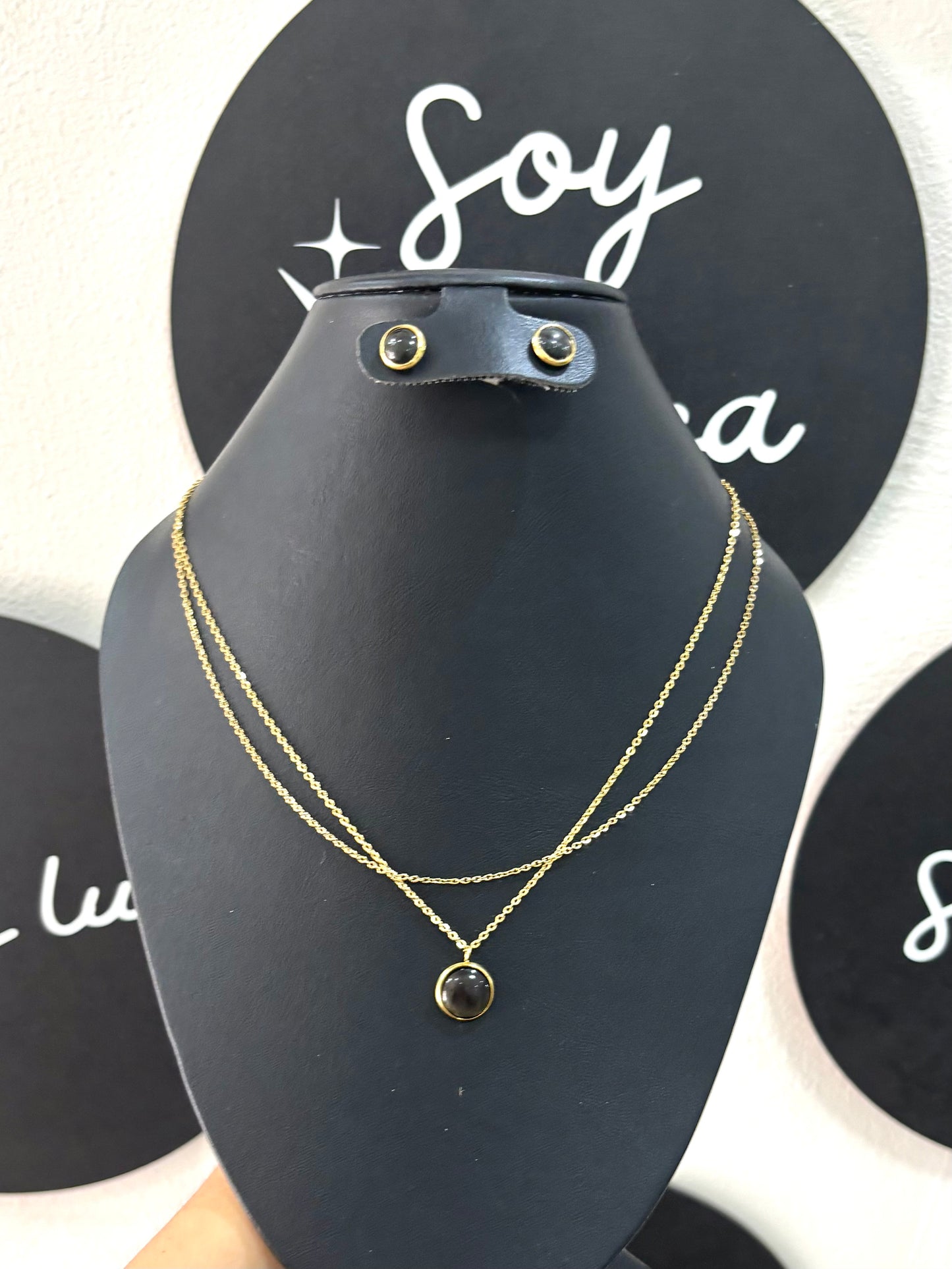 Collar piedra negra