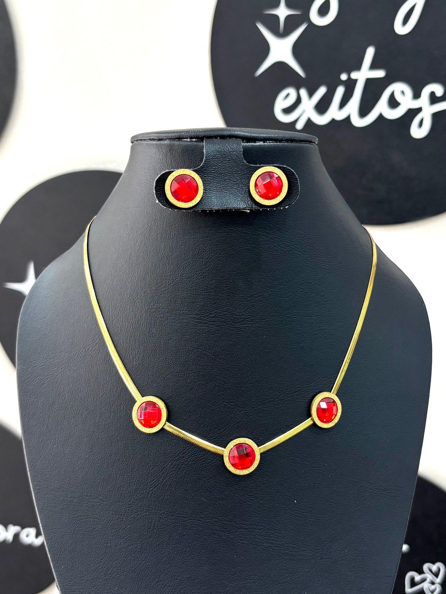 Collar piedra rojo
