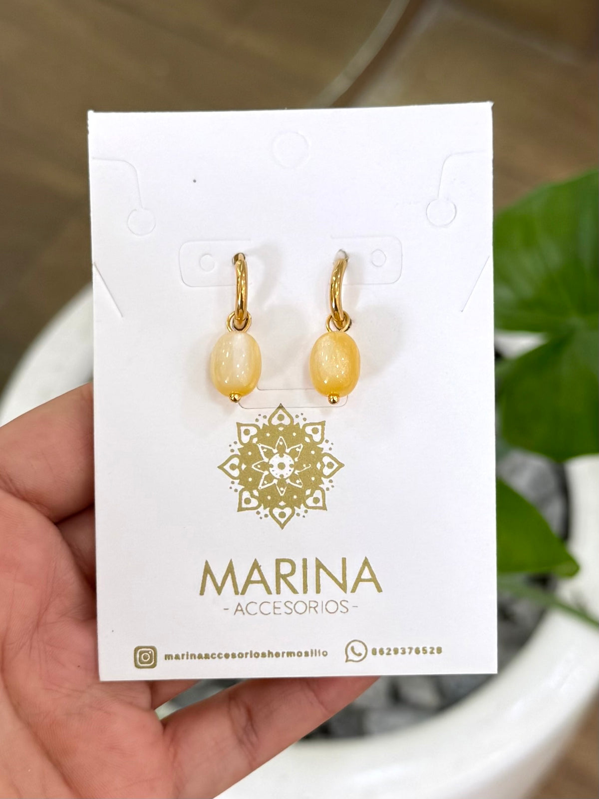 Arete casual amarillo