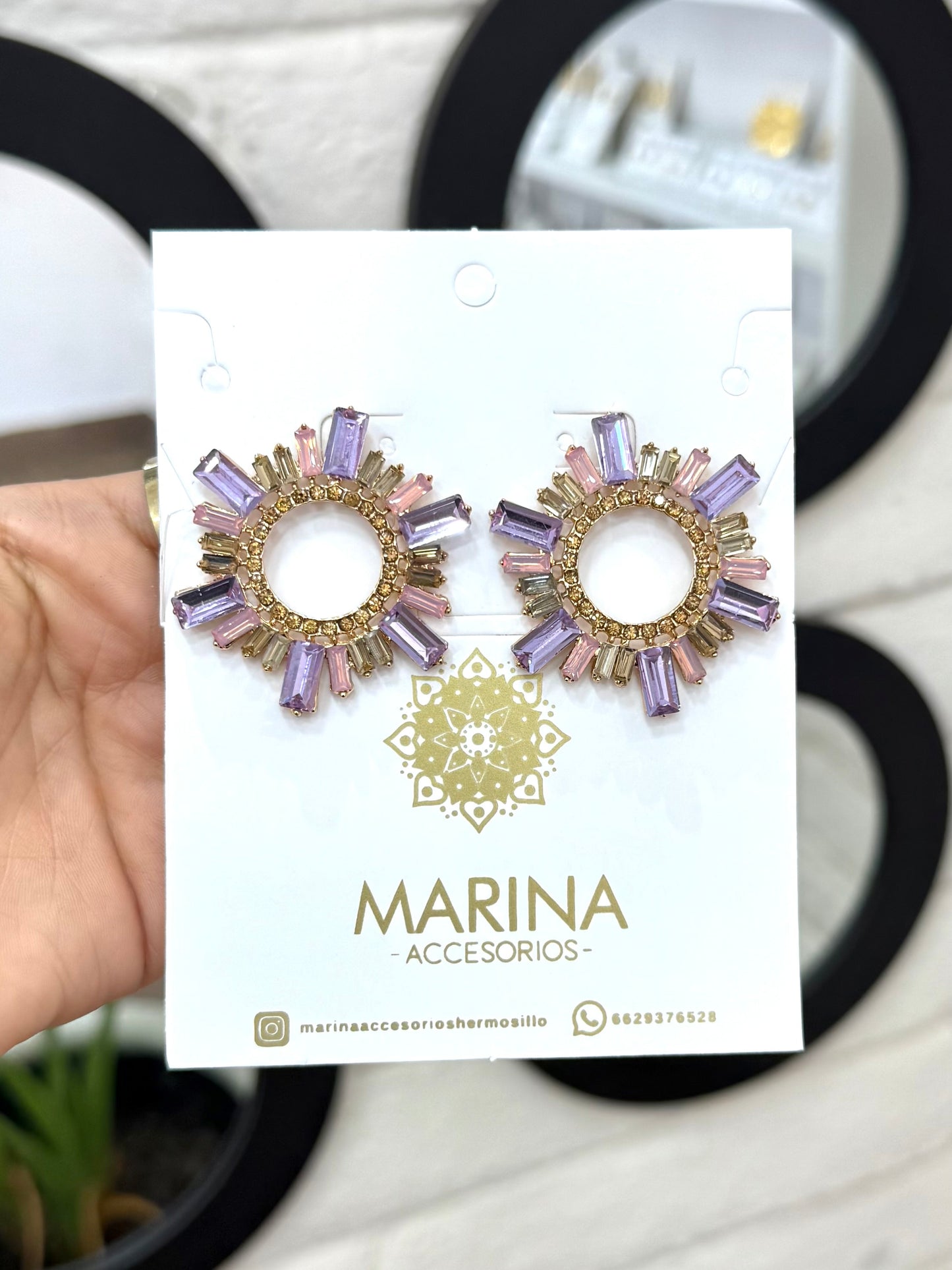 Arete de pedrería rosa