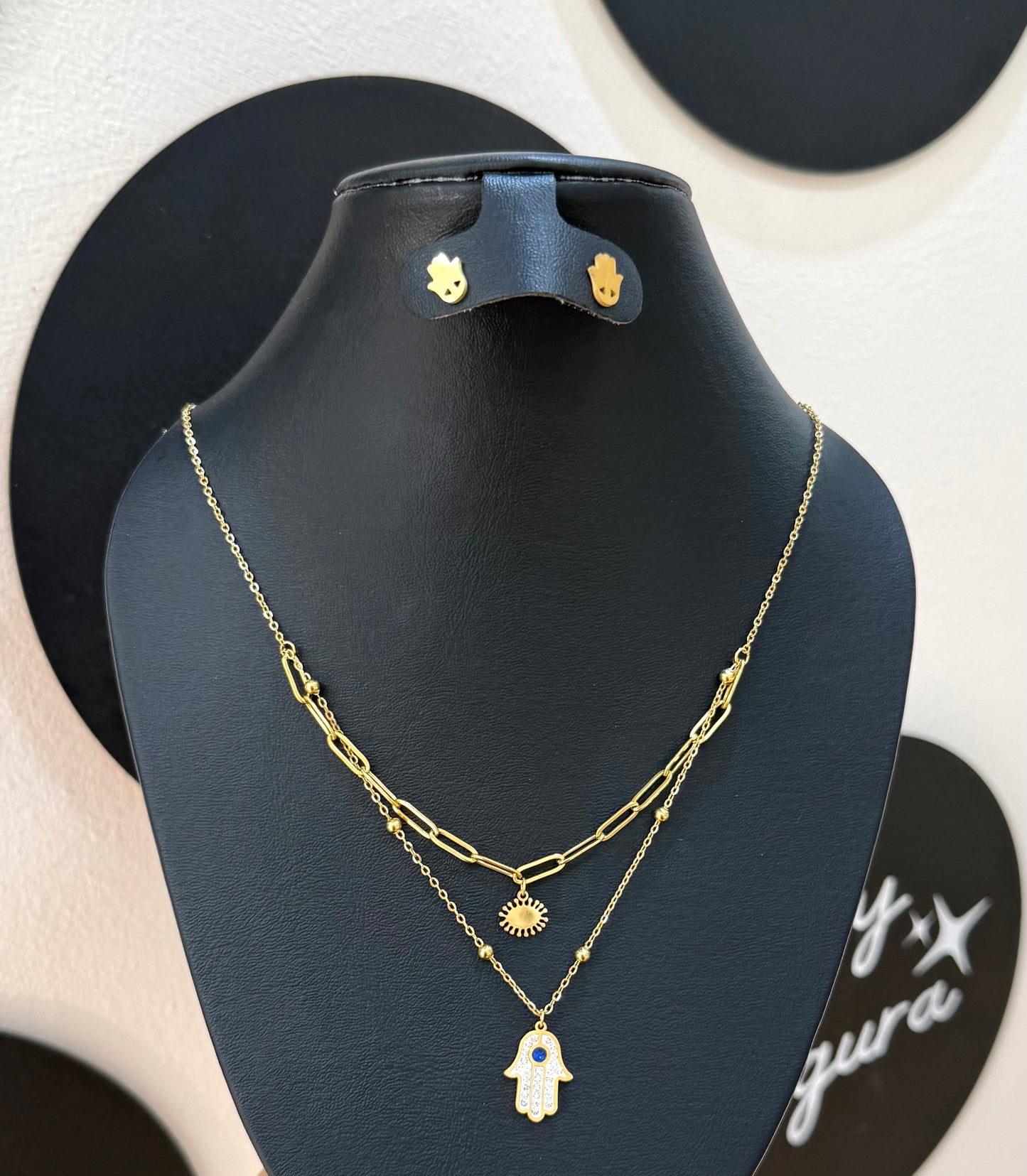 Collar mano