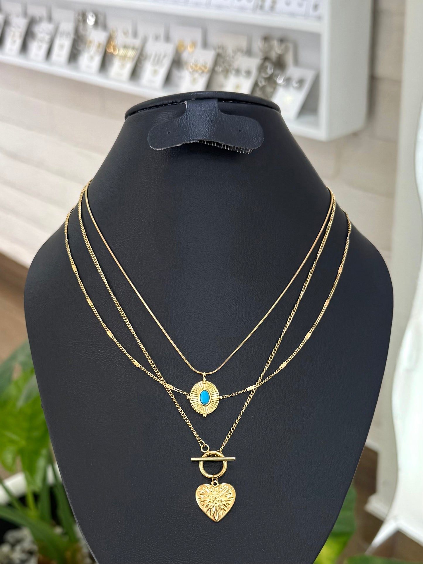 Collar triple