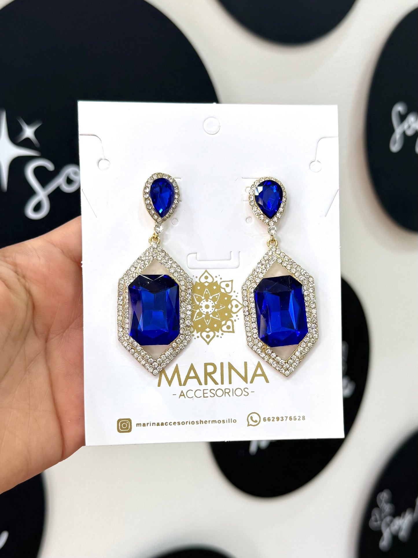 Arete de pedrería azul