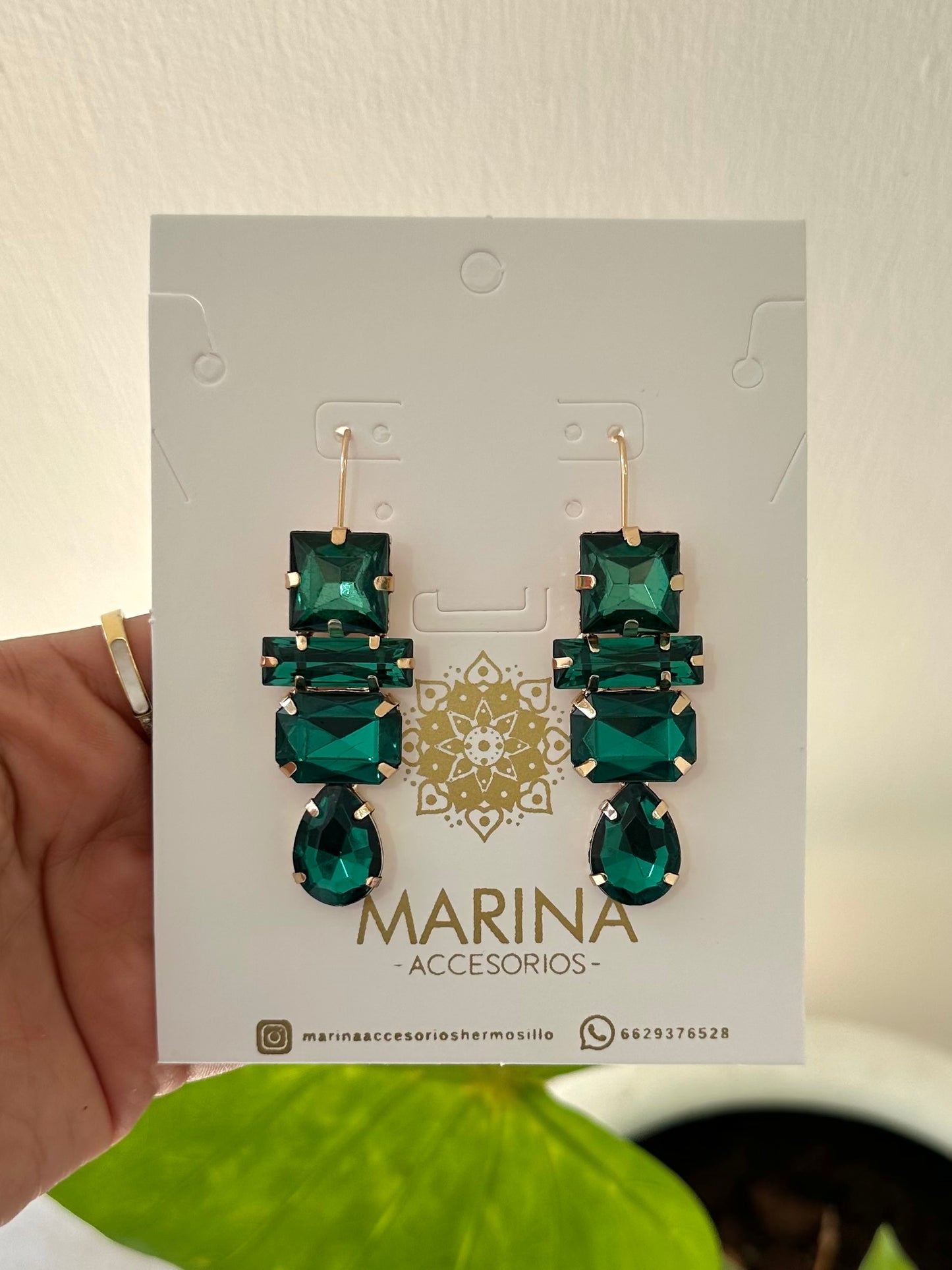 Aretes de pedrería verdes
