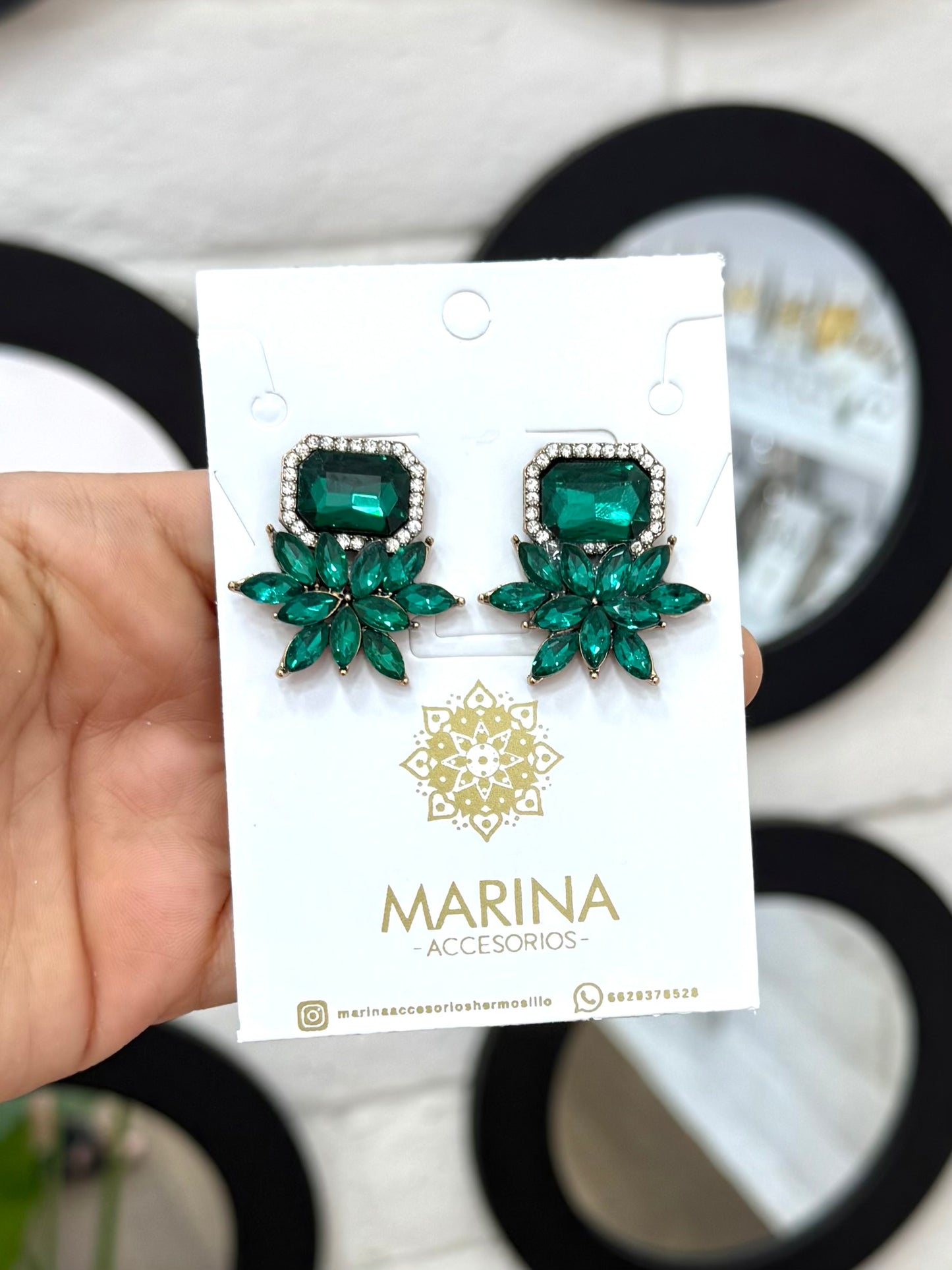 Aretes de pedrería verdes